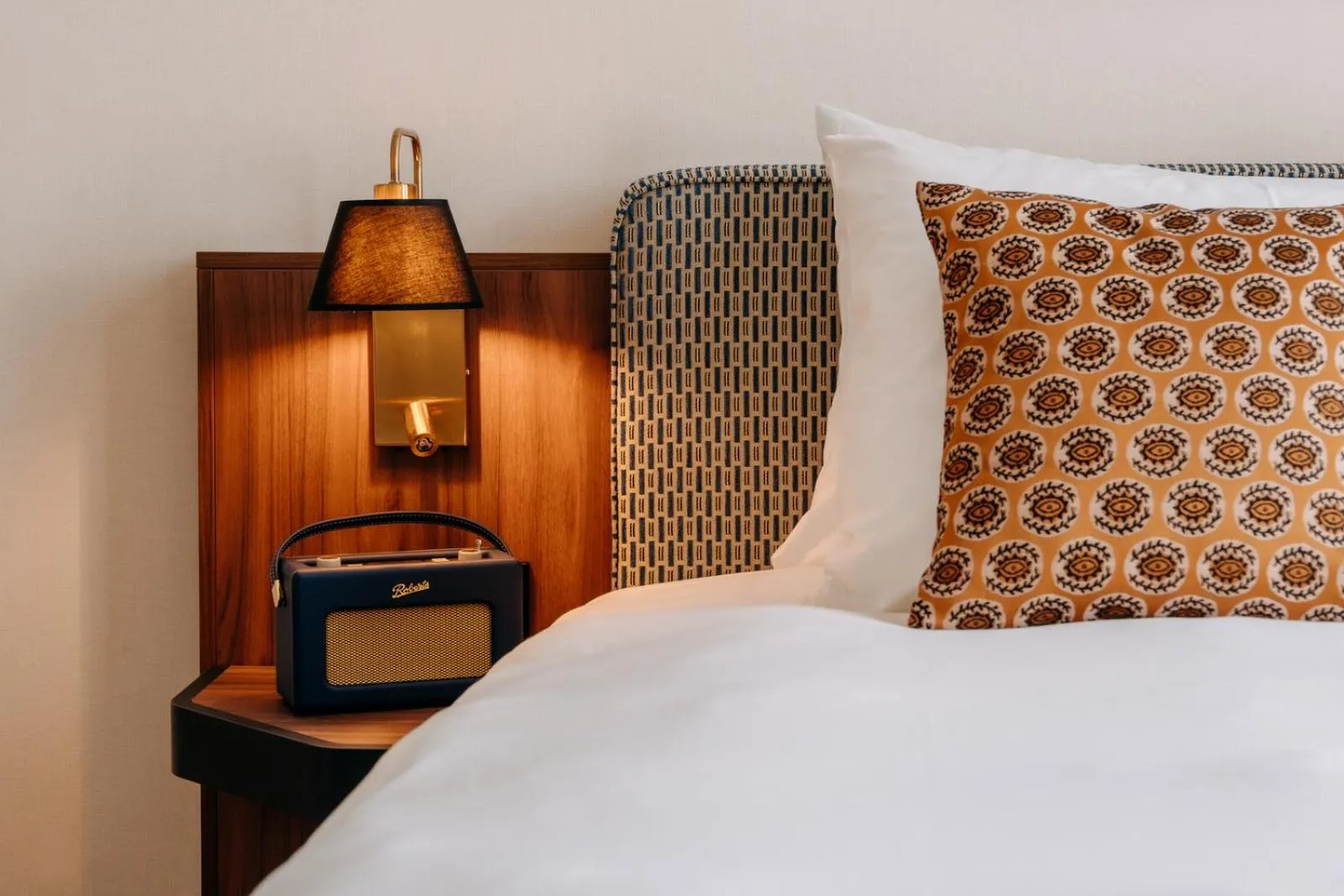 Bed in De Plesman Hotel The Hague