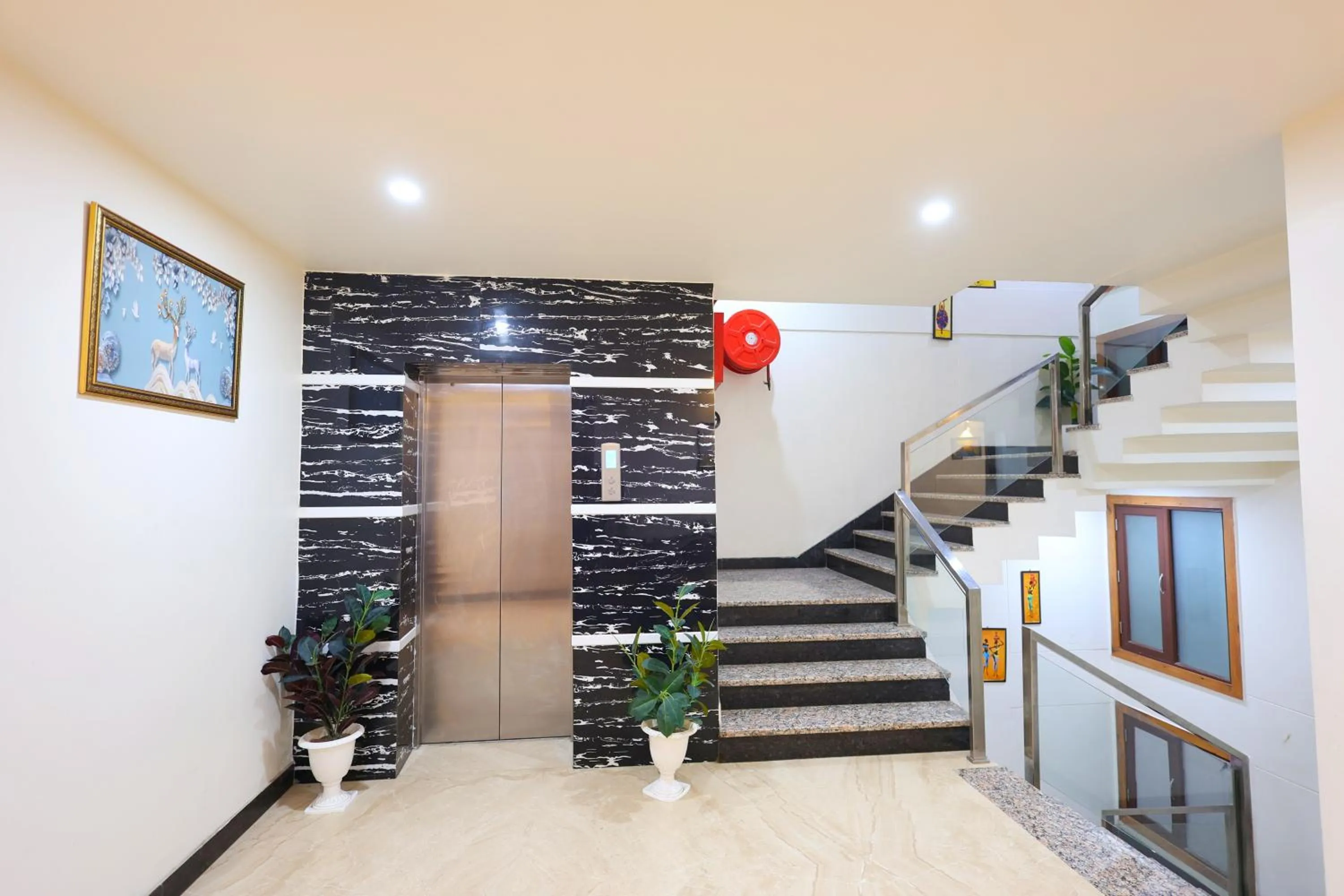 Area and facilities in The Crown Hotel Agra near Taj Mahal & Restaurant