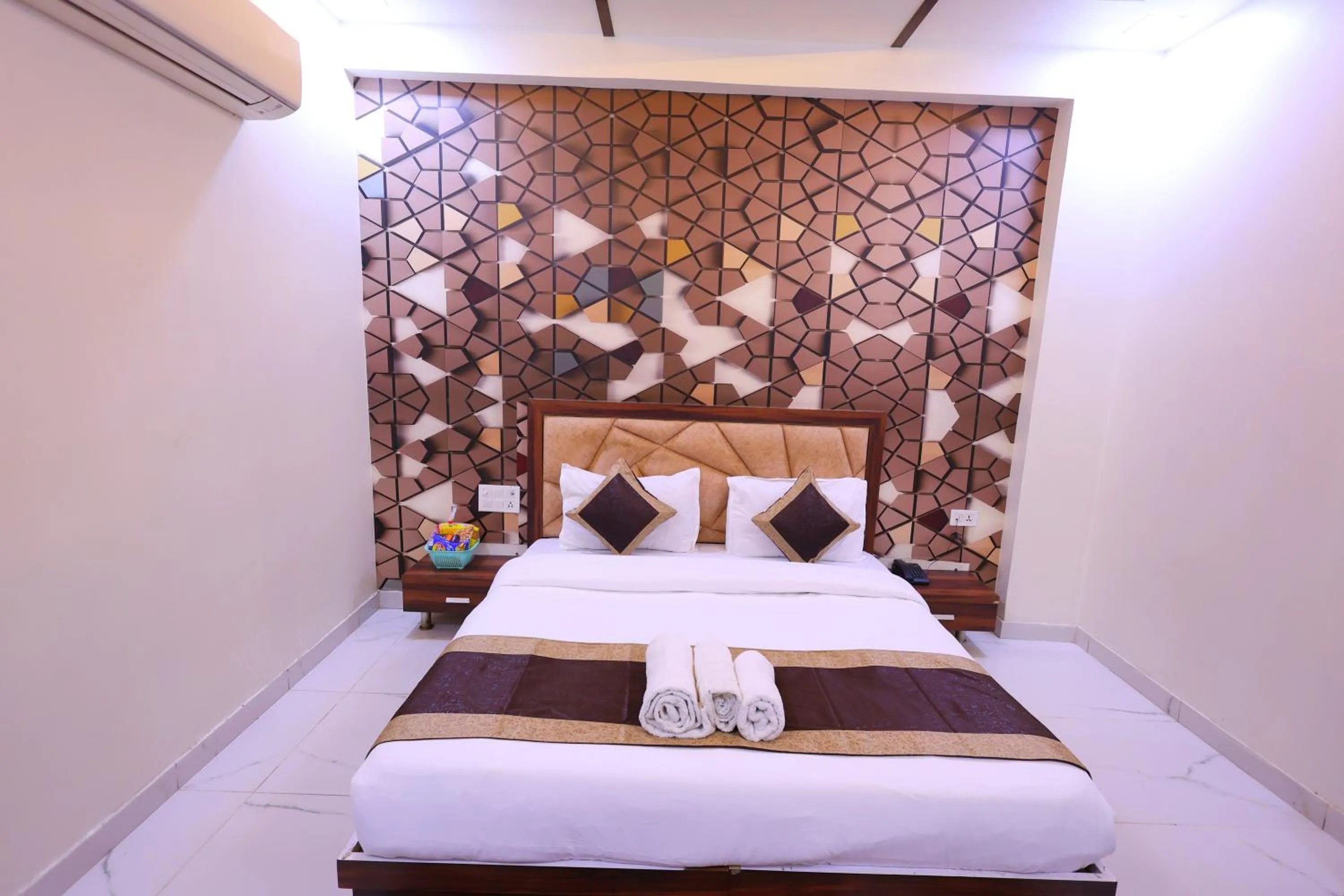 Bedroom, Bed in The Crown Hotel Agra near Taj Mahal & Restaurant