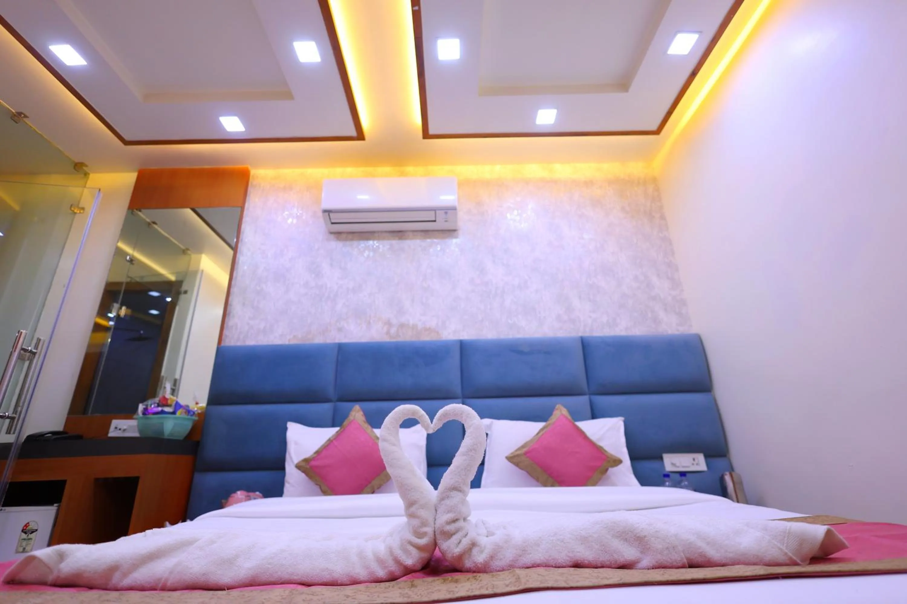 Bedroom, Bed in The Crown Hotel Agra near Taj Mahal & Restaurant