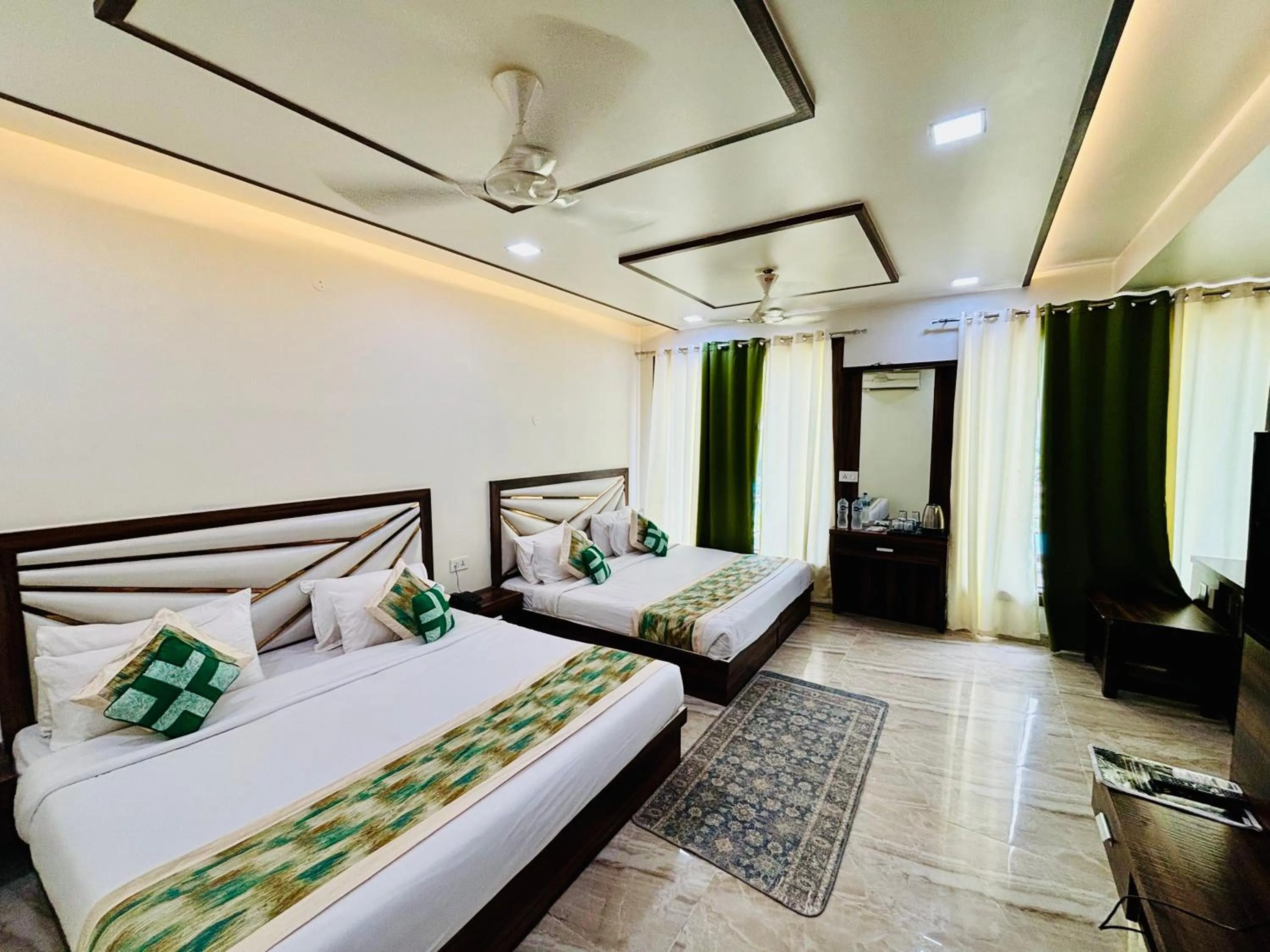 Bed in The Crown Hotel Agra near Taj Mahal & Restaurant