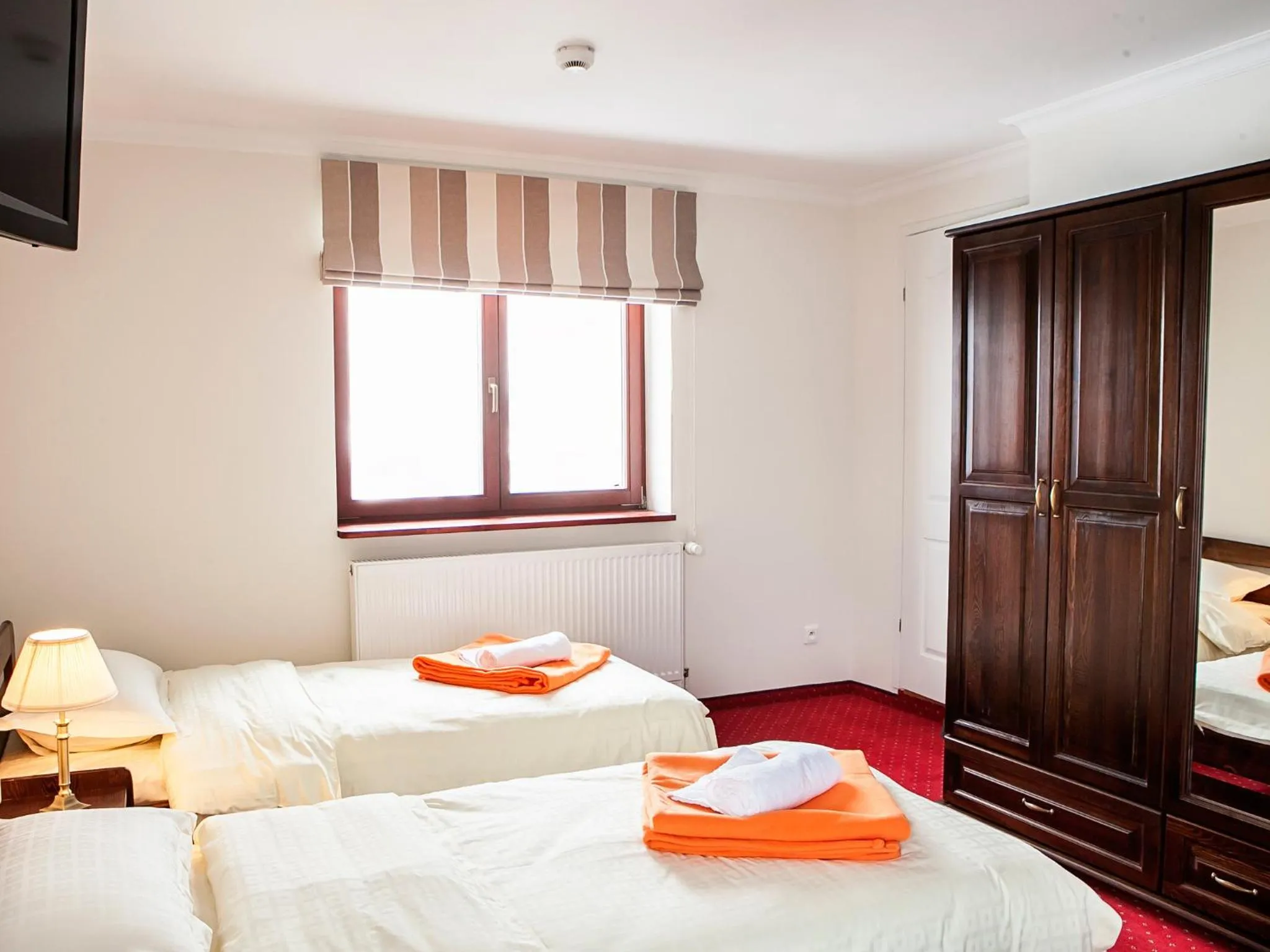 Photo of the whole room, Bed in Dworek Szwajcaria