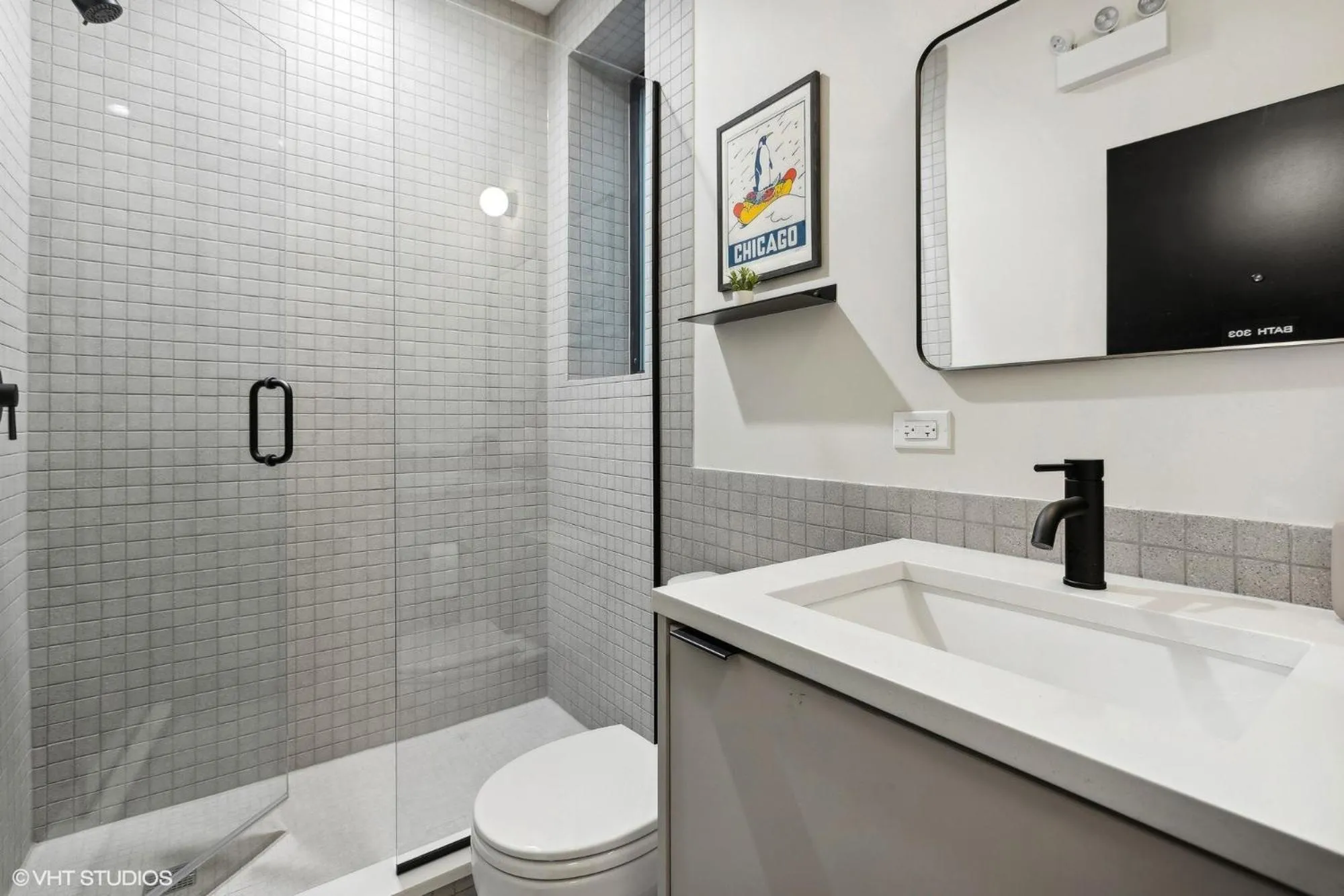 Bathroom in Logan Square SRO Hotel