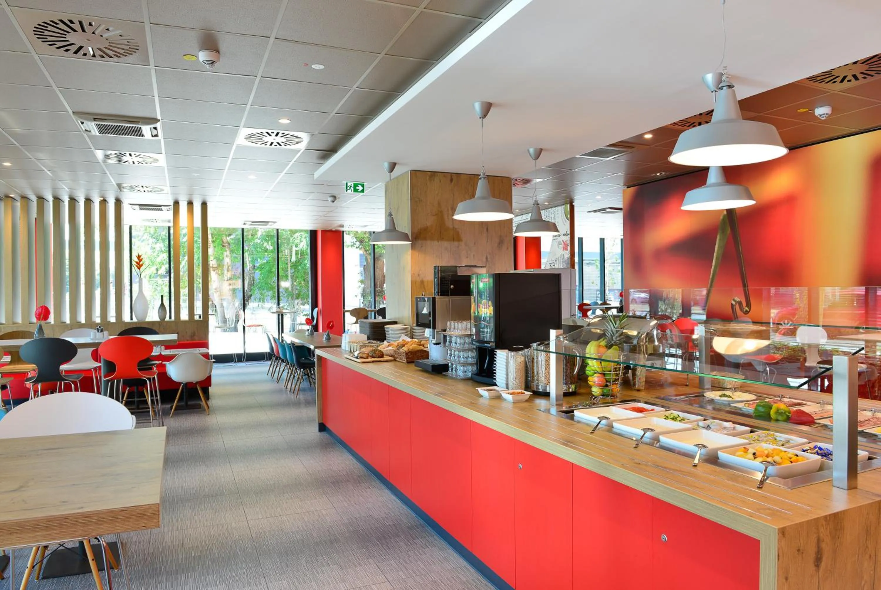 Restaurant/places to eat in Ibis Muenchen City Ost