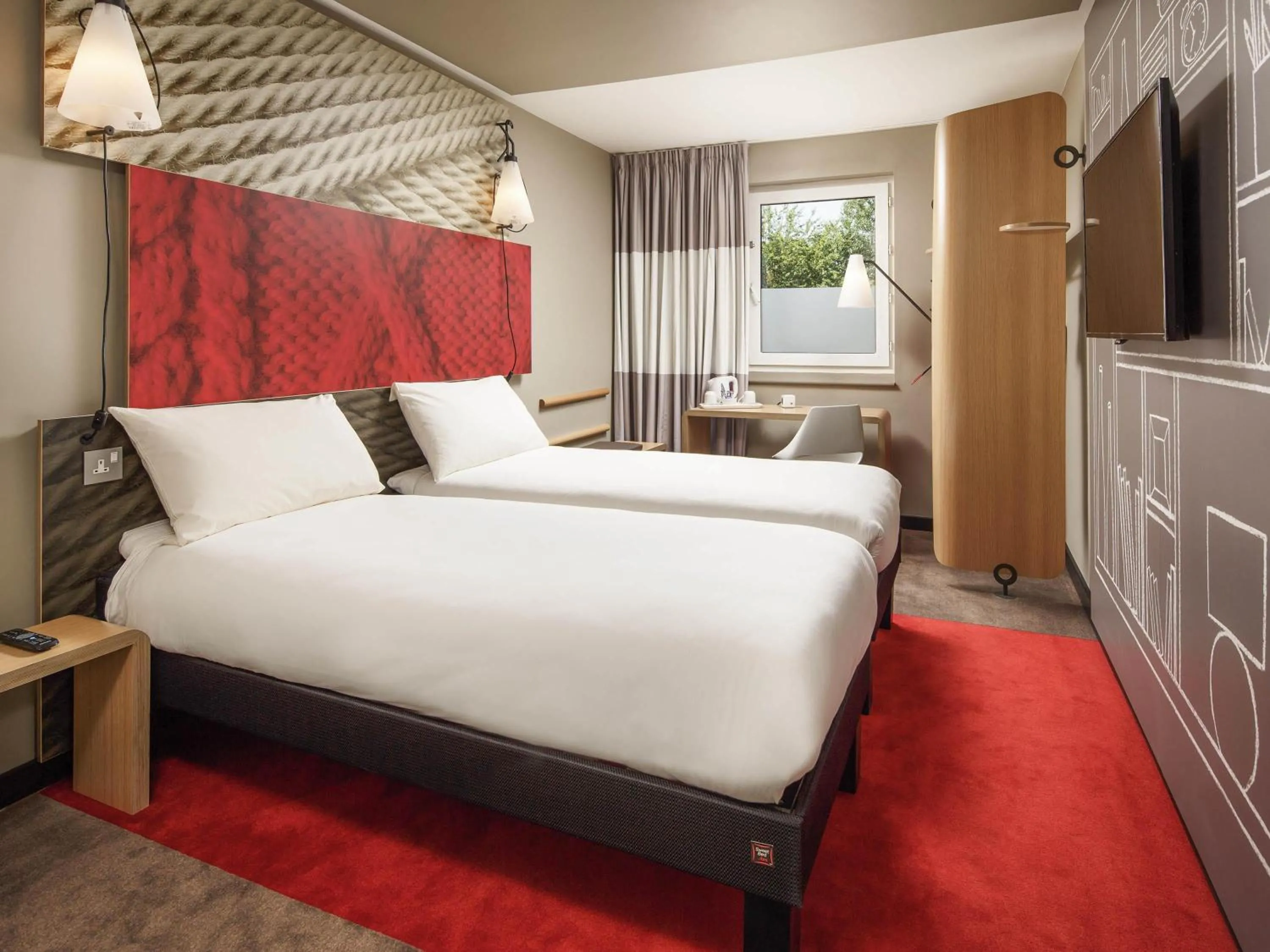 Bedroom, Bed in ibis Lille Centre Grand Palais