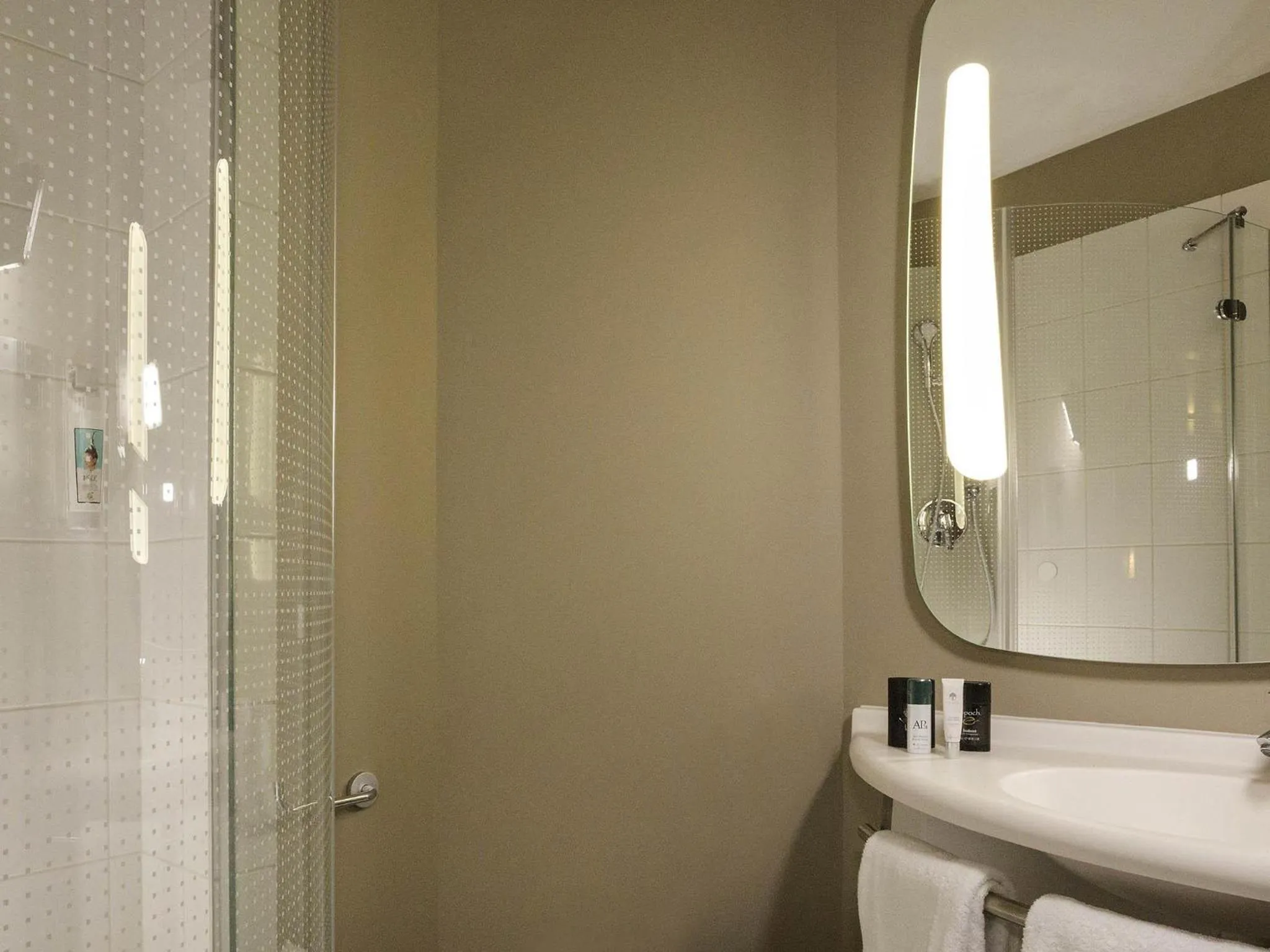 Bedroom in ibis Lille Centre Grand Palais