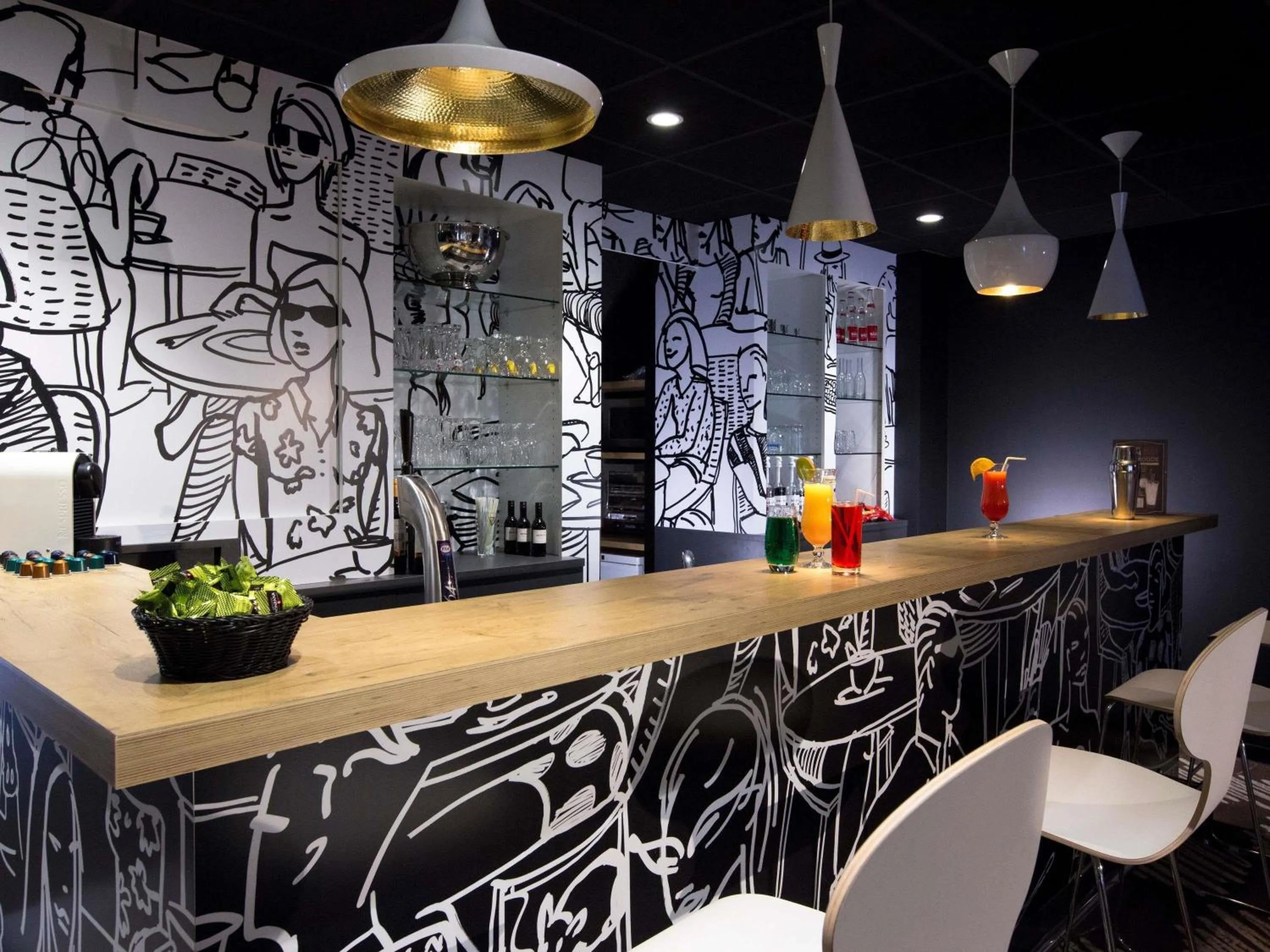 Lounge or bar in ibis Lille Centre Grand Palais