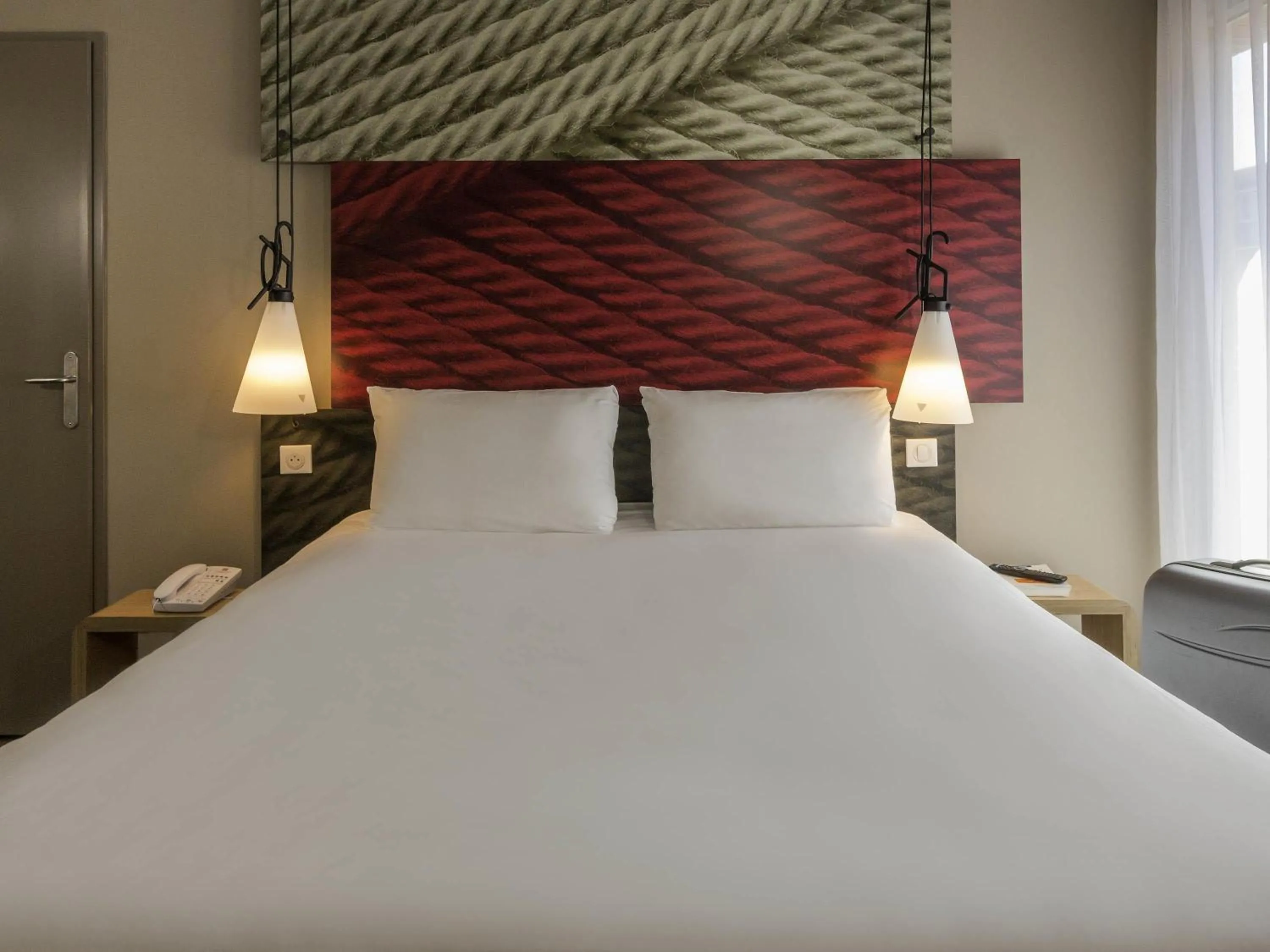 Bedroom, Bed in ibis Lille Centre Grand Palais