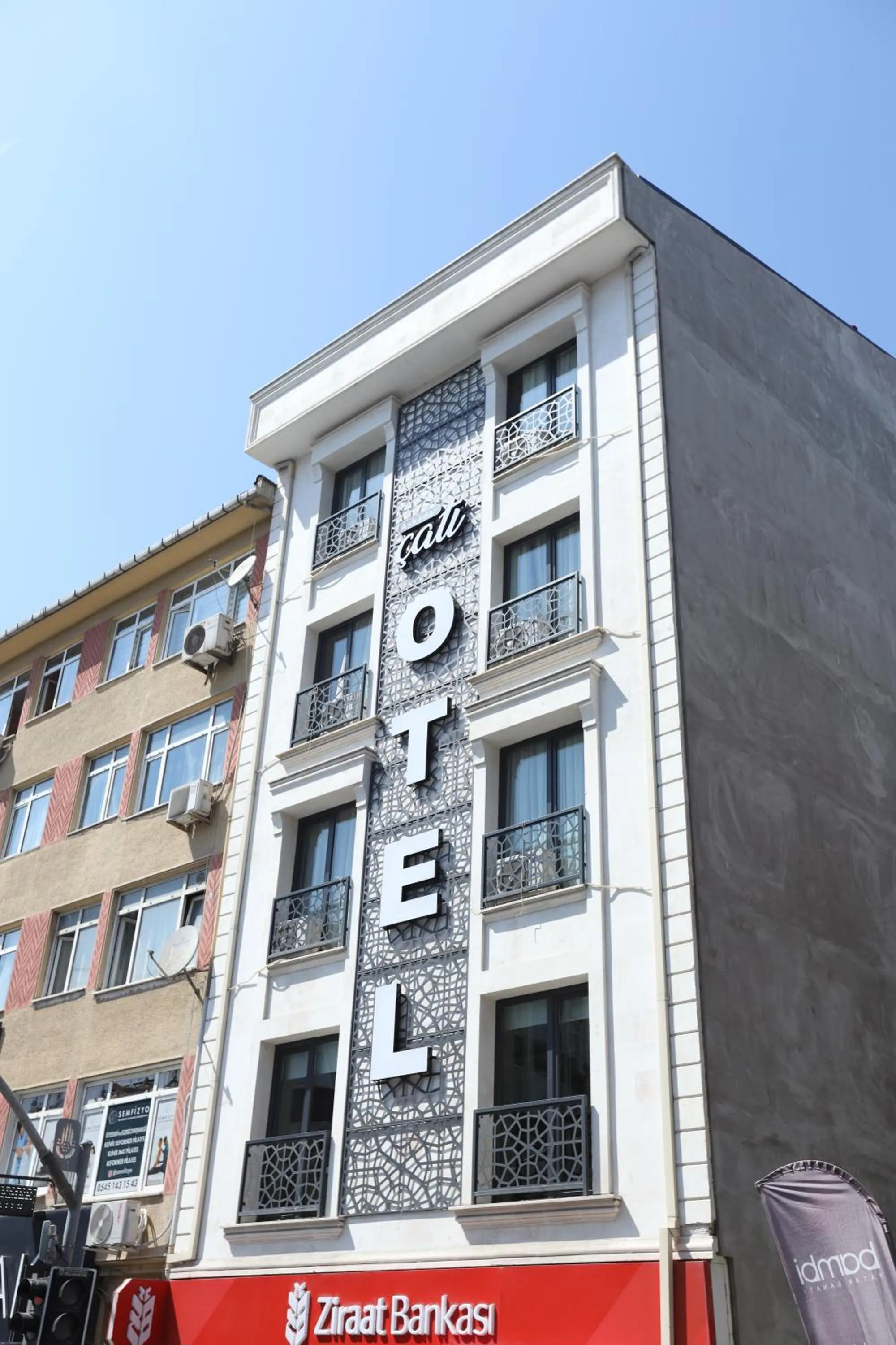 Property building in Askadar Çatı Otel
