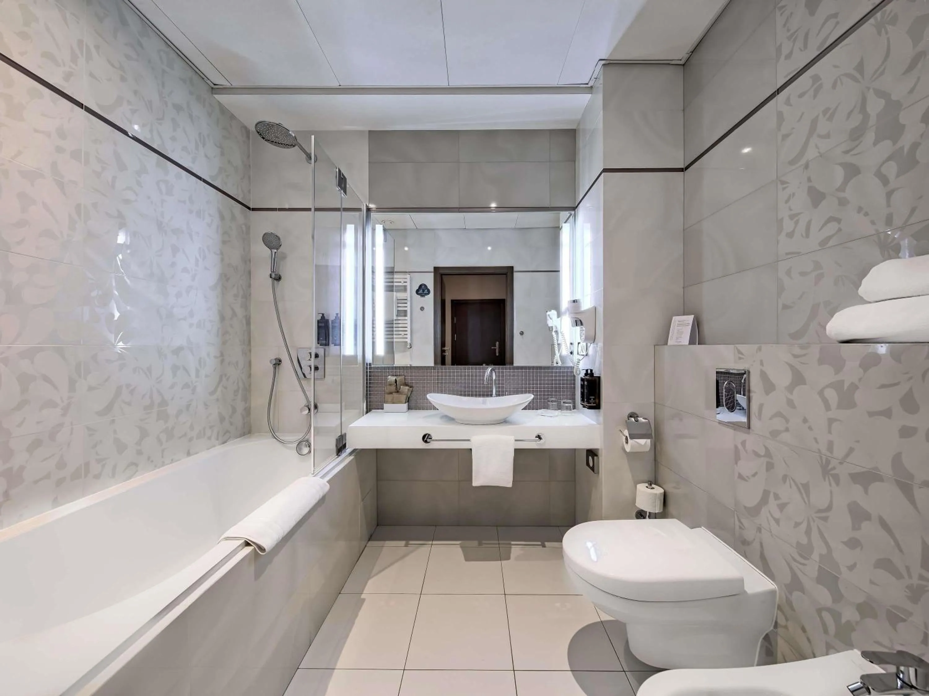 Bedroom in Mercure Bydgoszcz Sepia