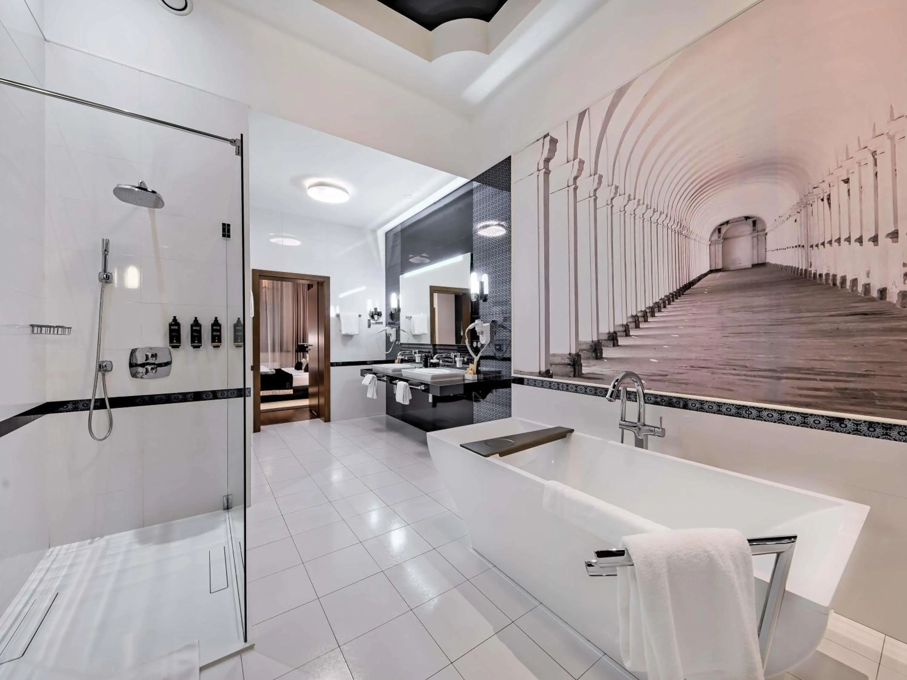 Bedroom in Mercure Bydgoszcz Sepia