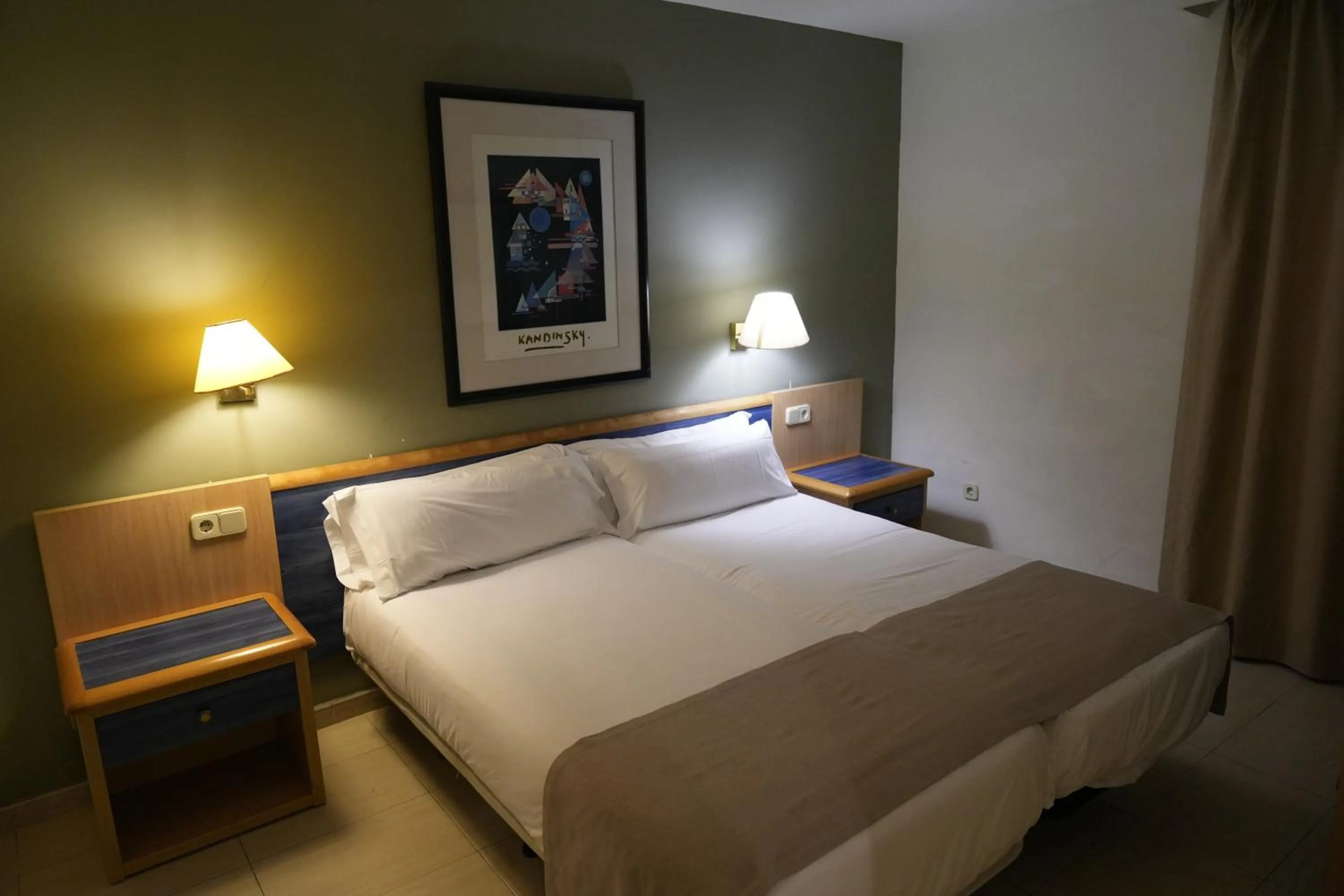 Bedroom, Bed in Apartamentos Vistasol