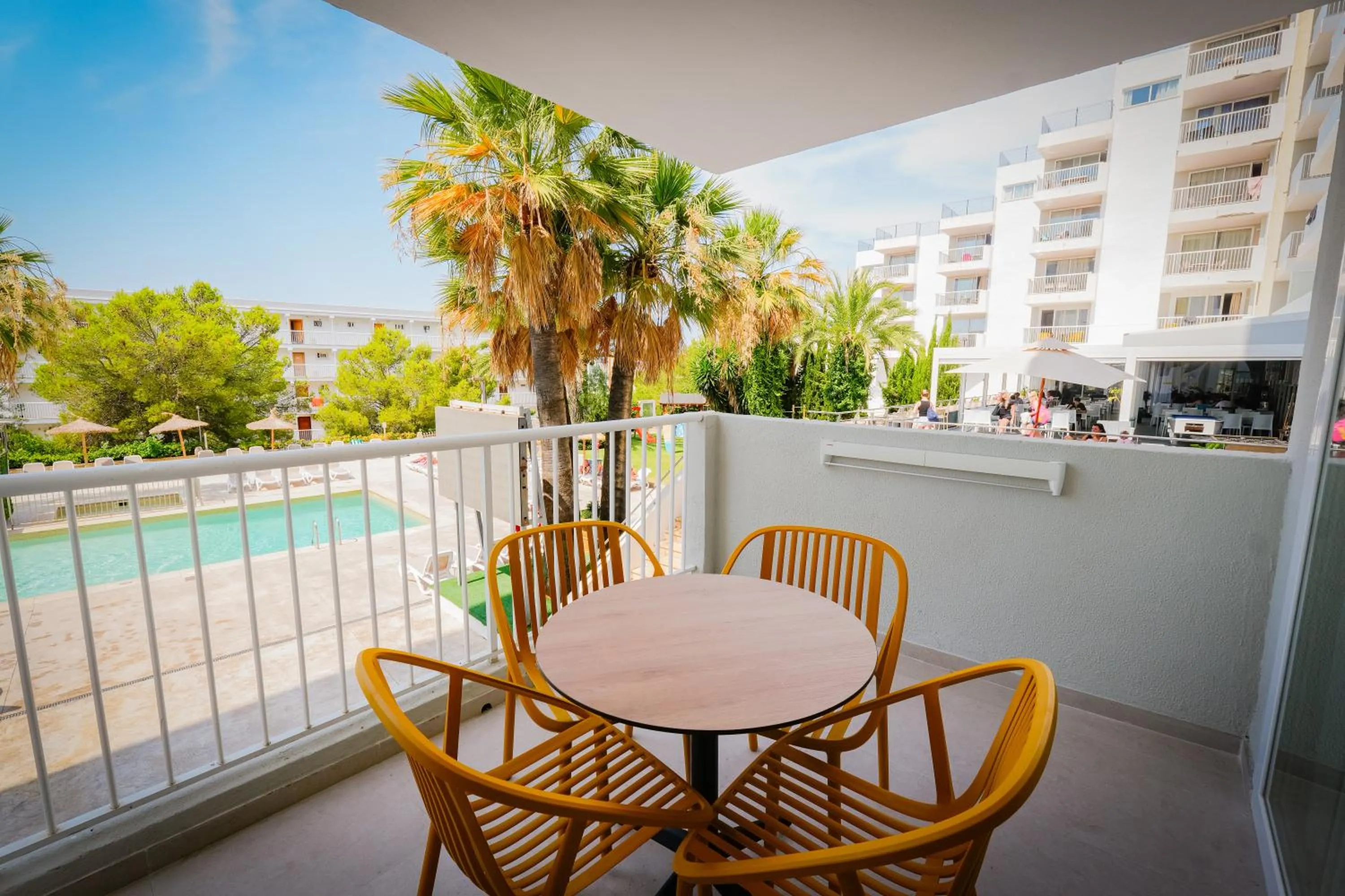 Pool view in Apartamentos Vistasol