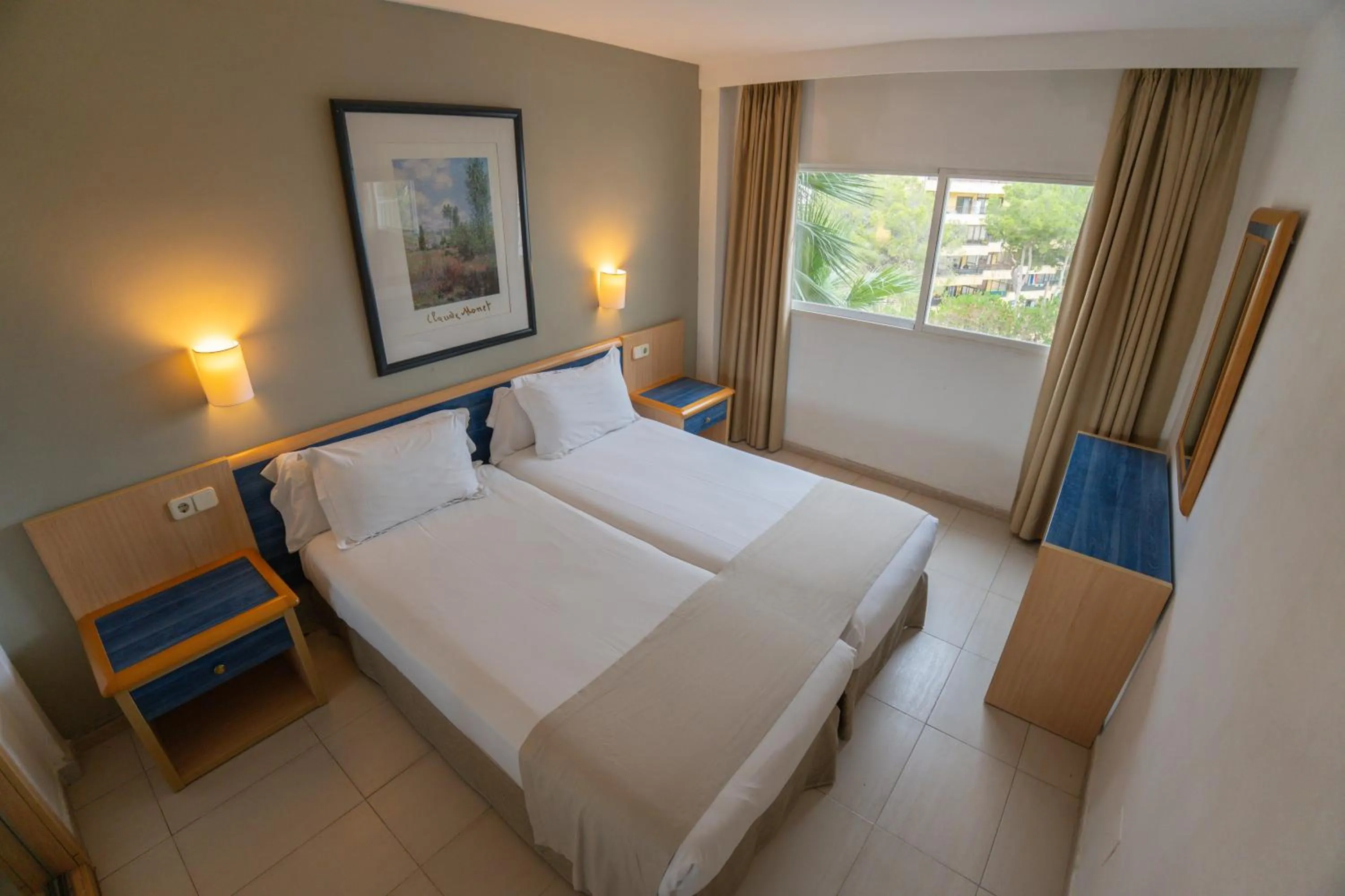 Bedroom, Bed in Apartamentos Vistasol