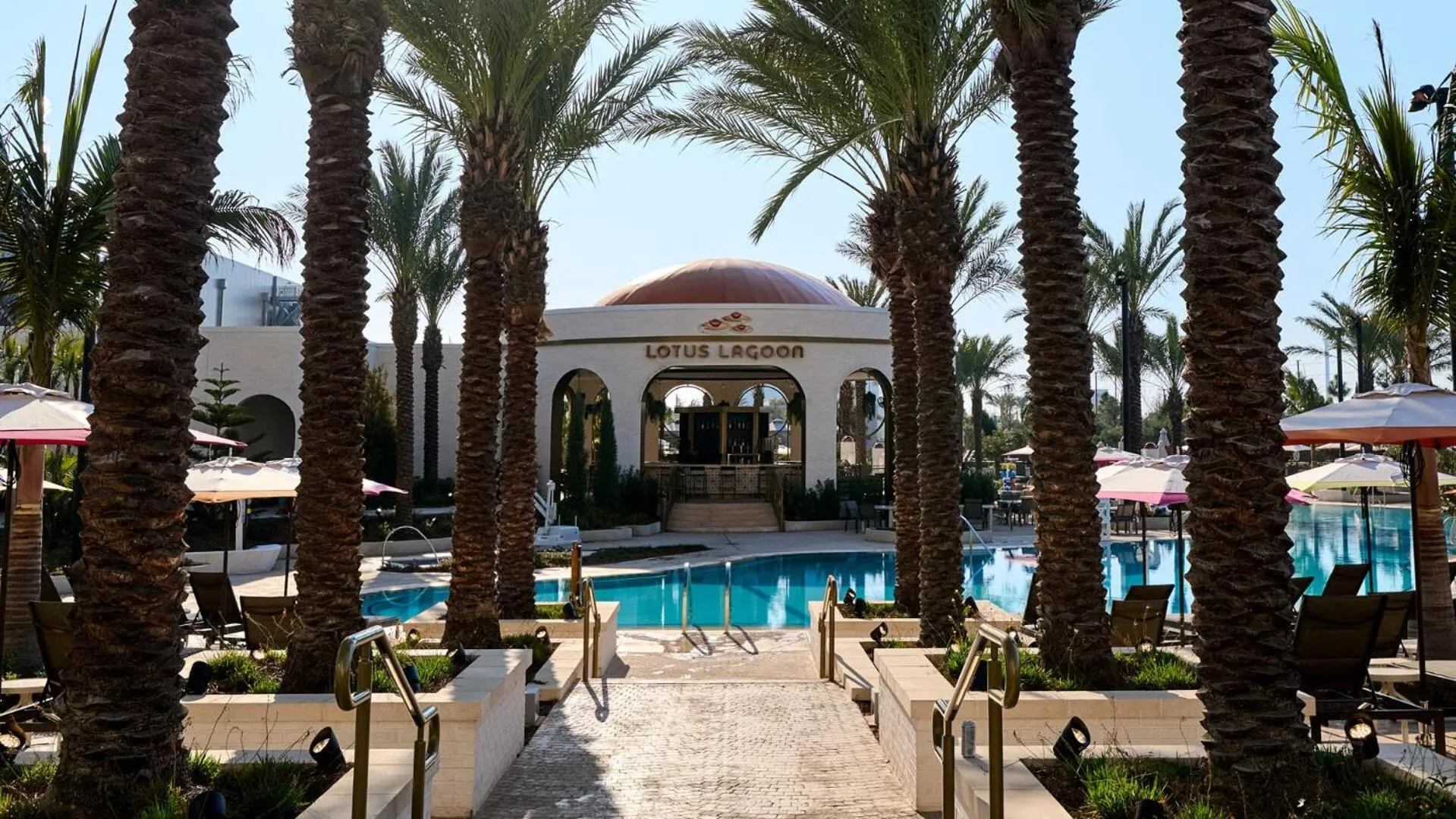 Lounge or bar in Universal's Helios Grand Hotel, a Loews Hotel
