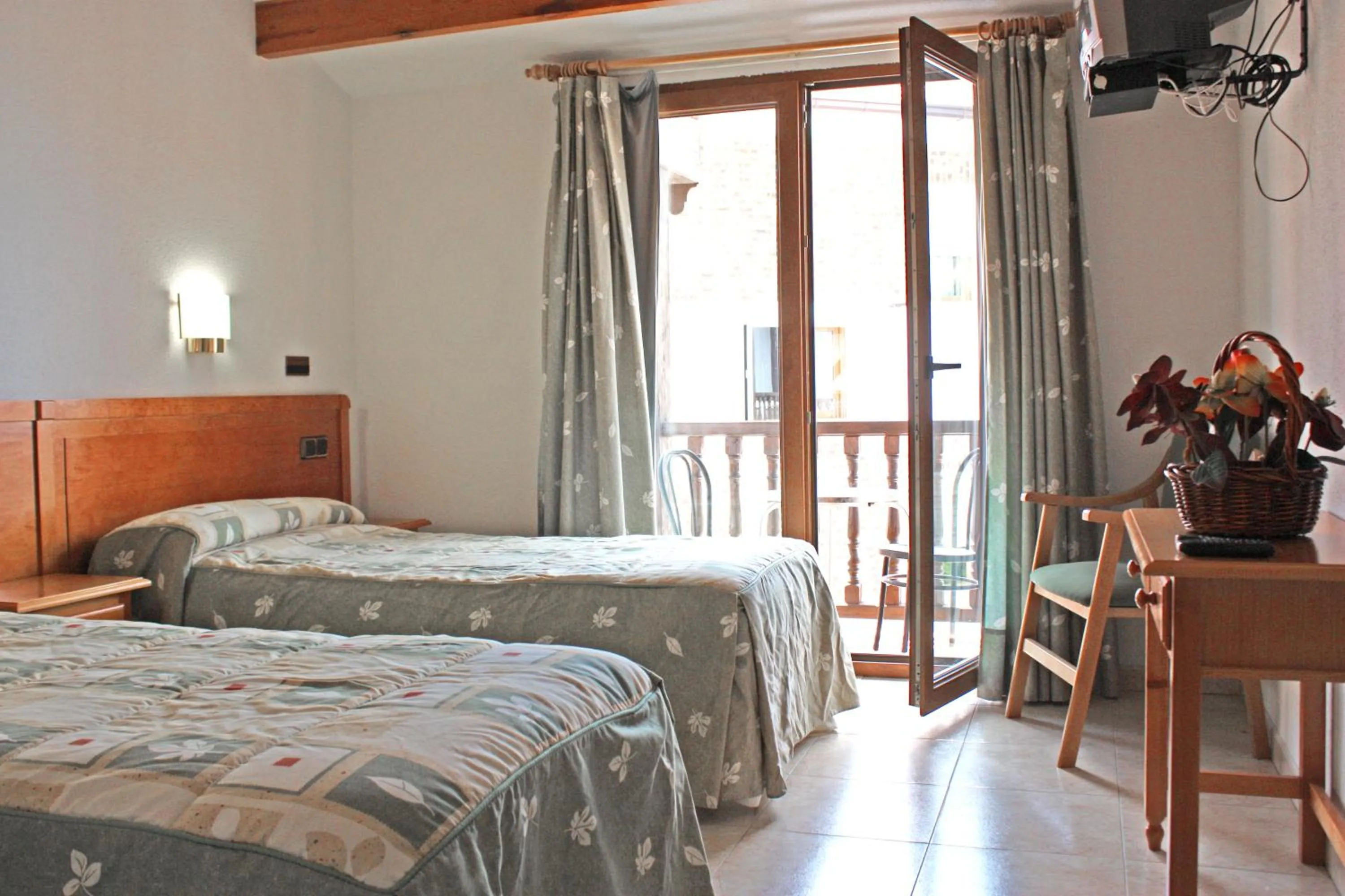 Day, Bed in Hostal La Maya