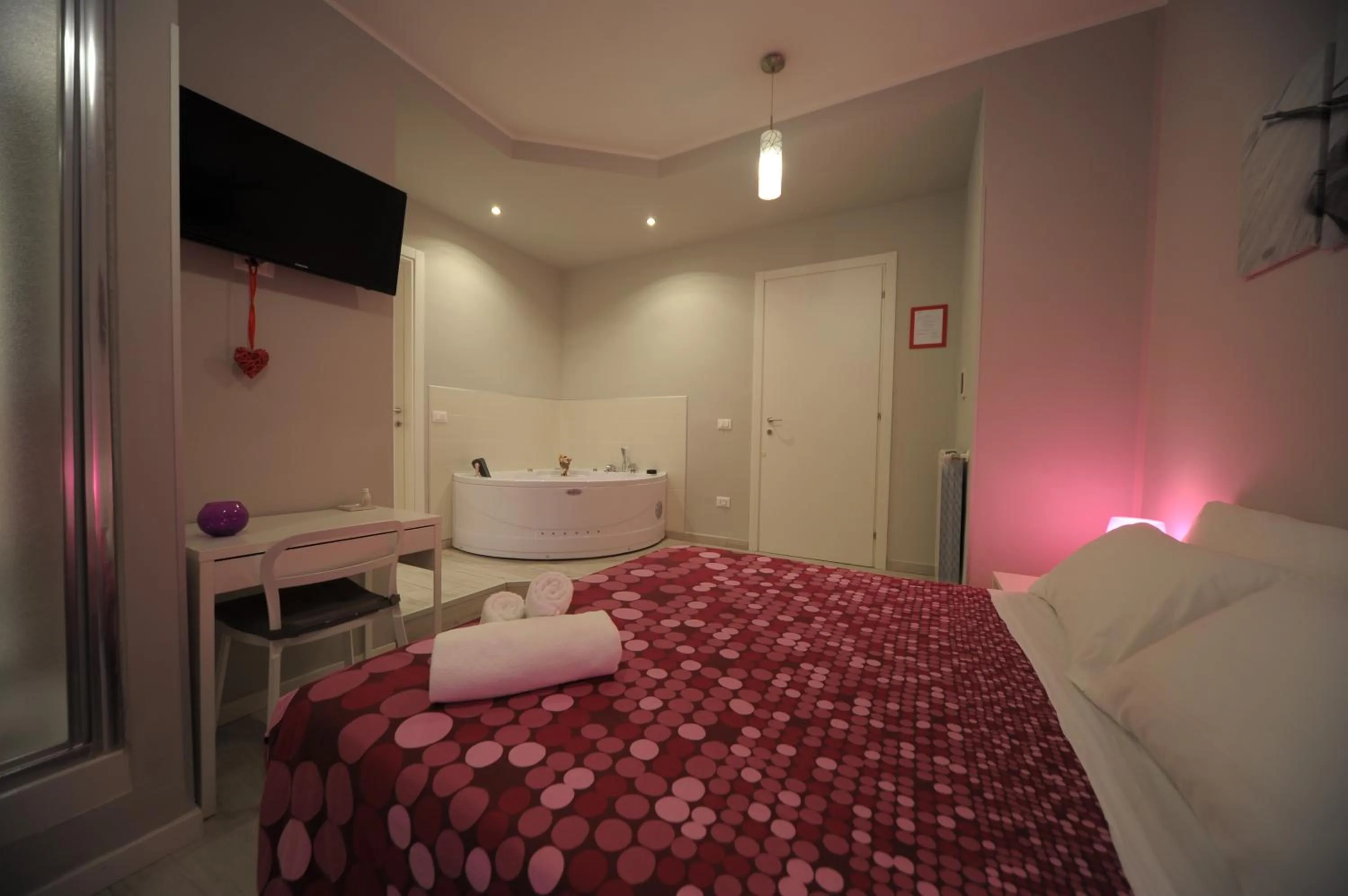 Photo of the whole room, Bed in Bbrothershouse