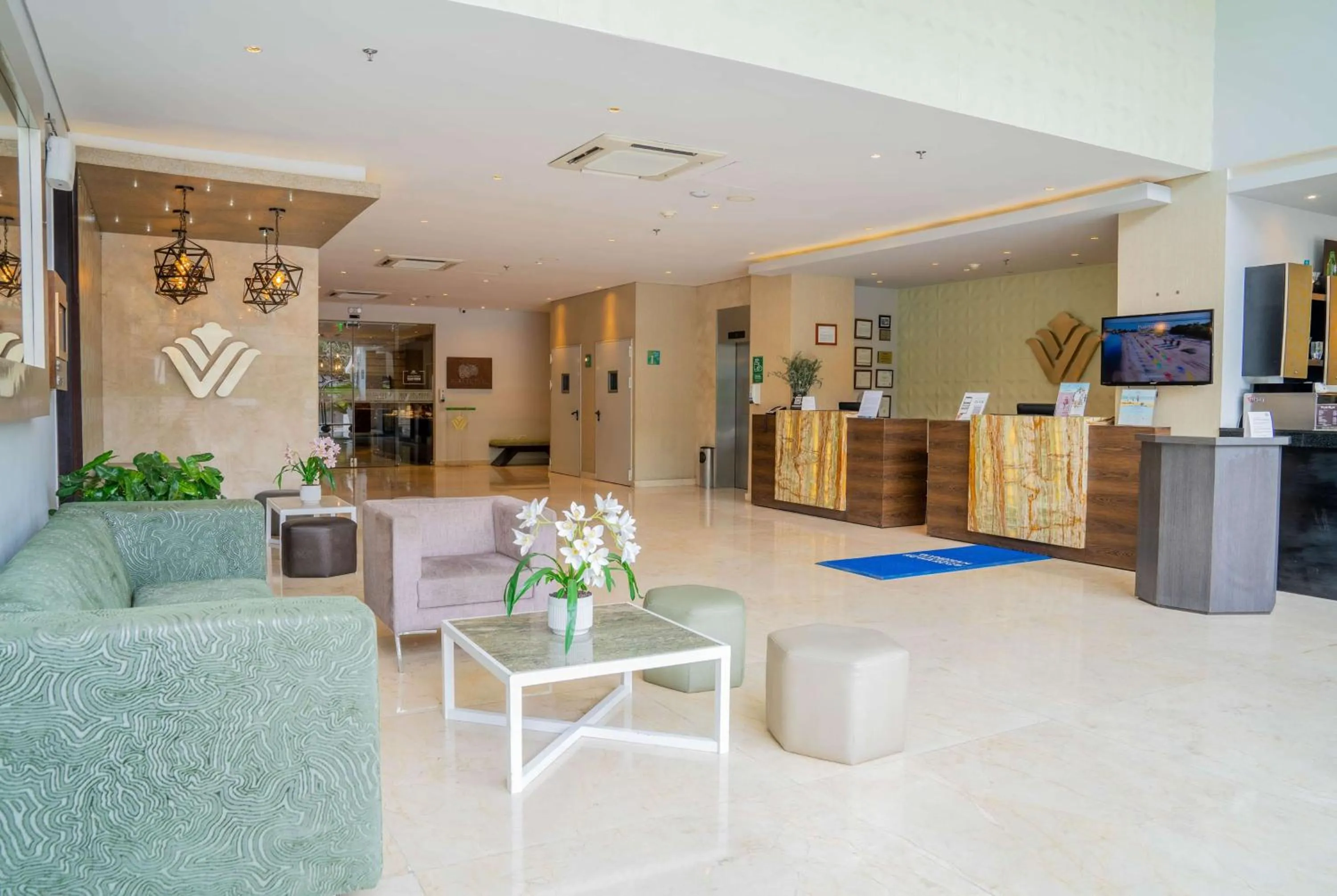 Lobby or reception in Wyndham Garden Barranquilla