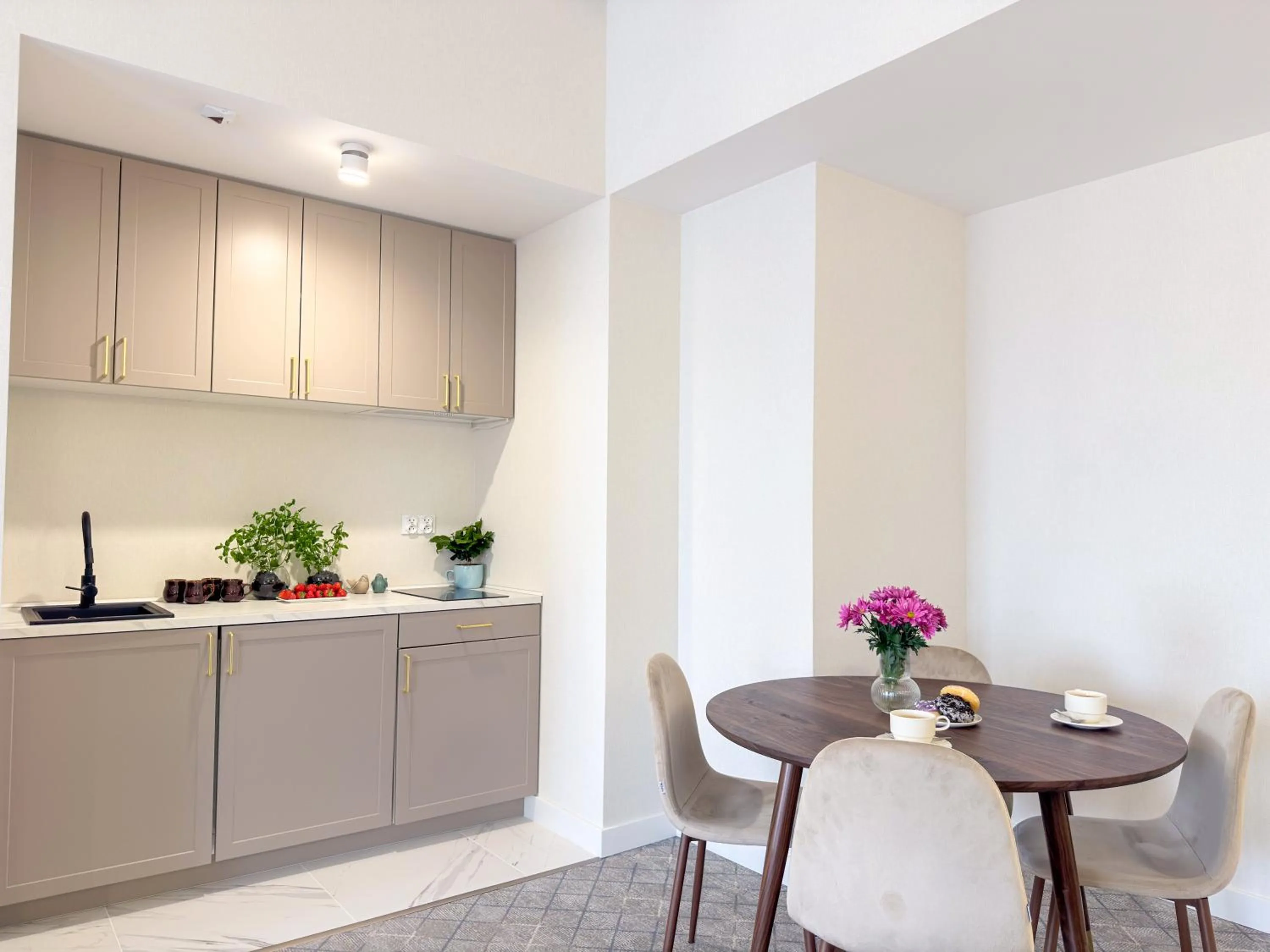 Kitchen or kitchenette in Hotel Piast Wrocław Centrum