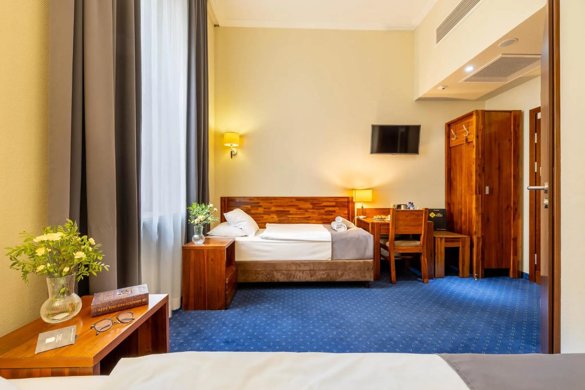 Bed in Hotel Piast Wrocław Centrum