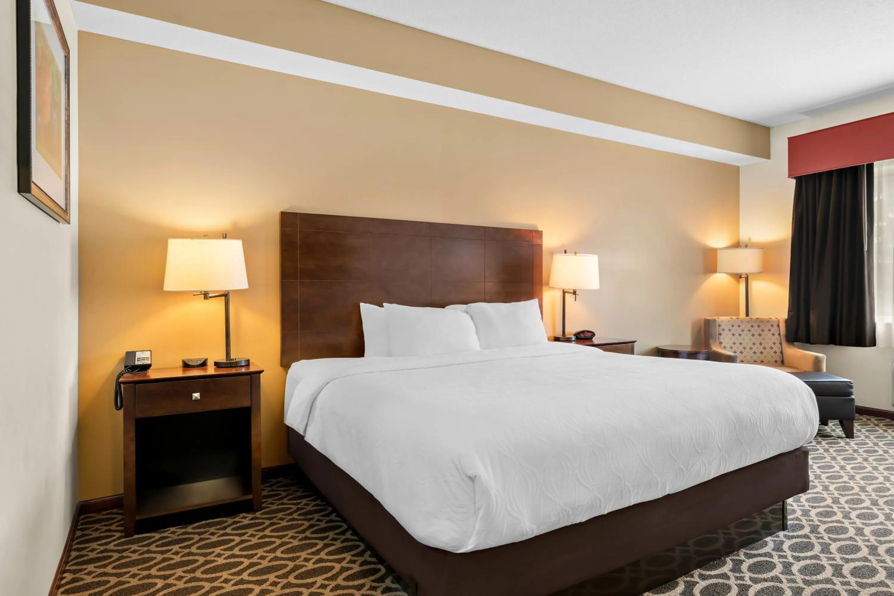 Bedroom, Bed in Best Western Paradise Inn