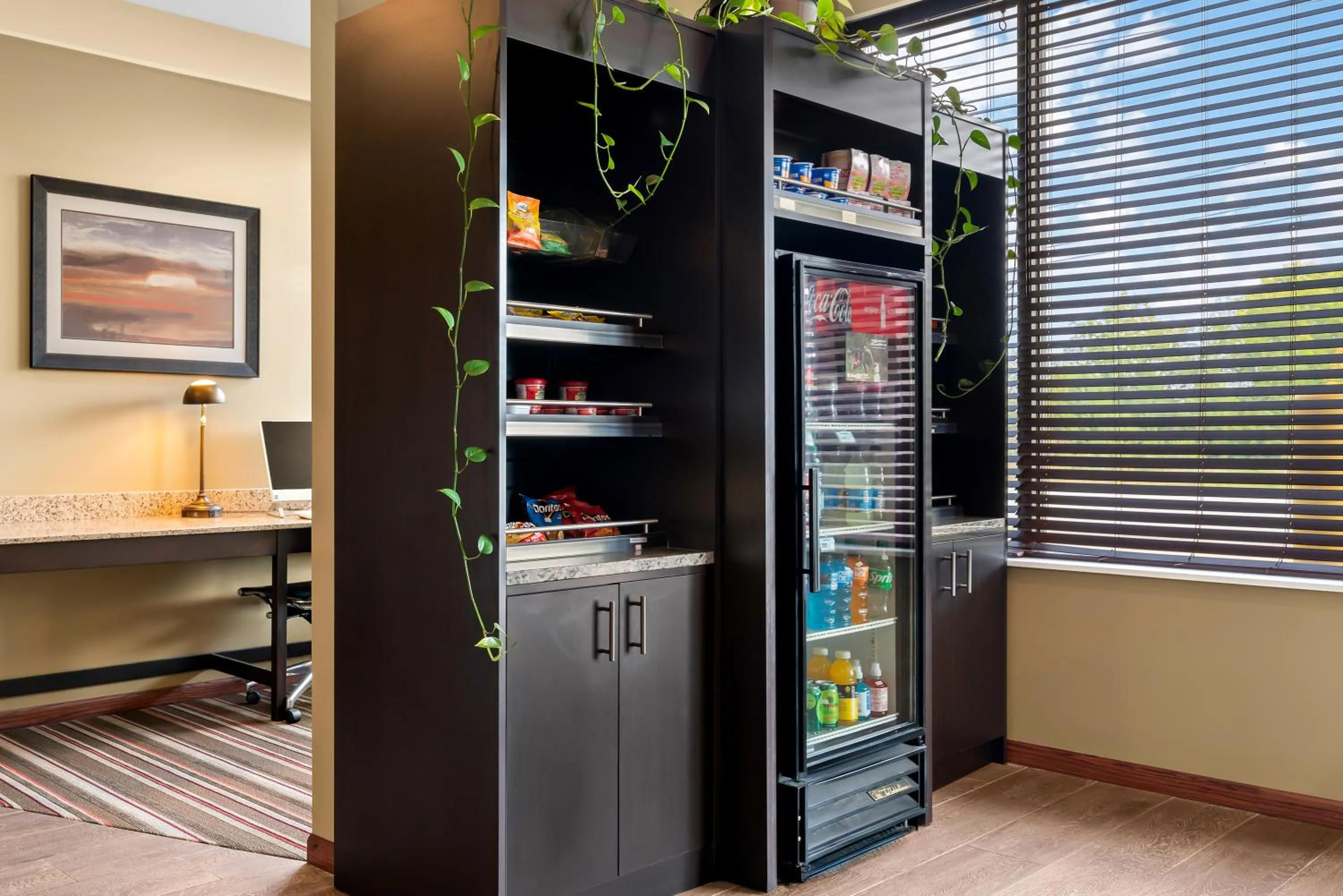 Food and drinks in Best Western Paradise Inn