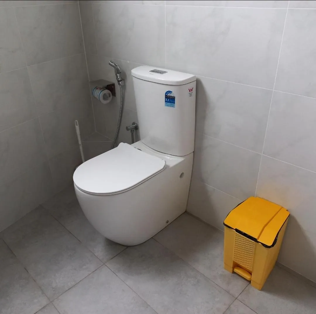 Toilet in Mirissa Cocoon