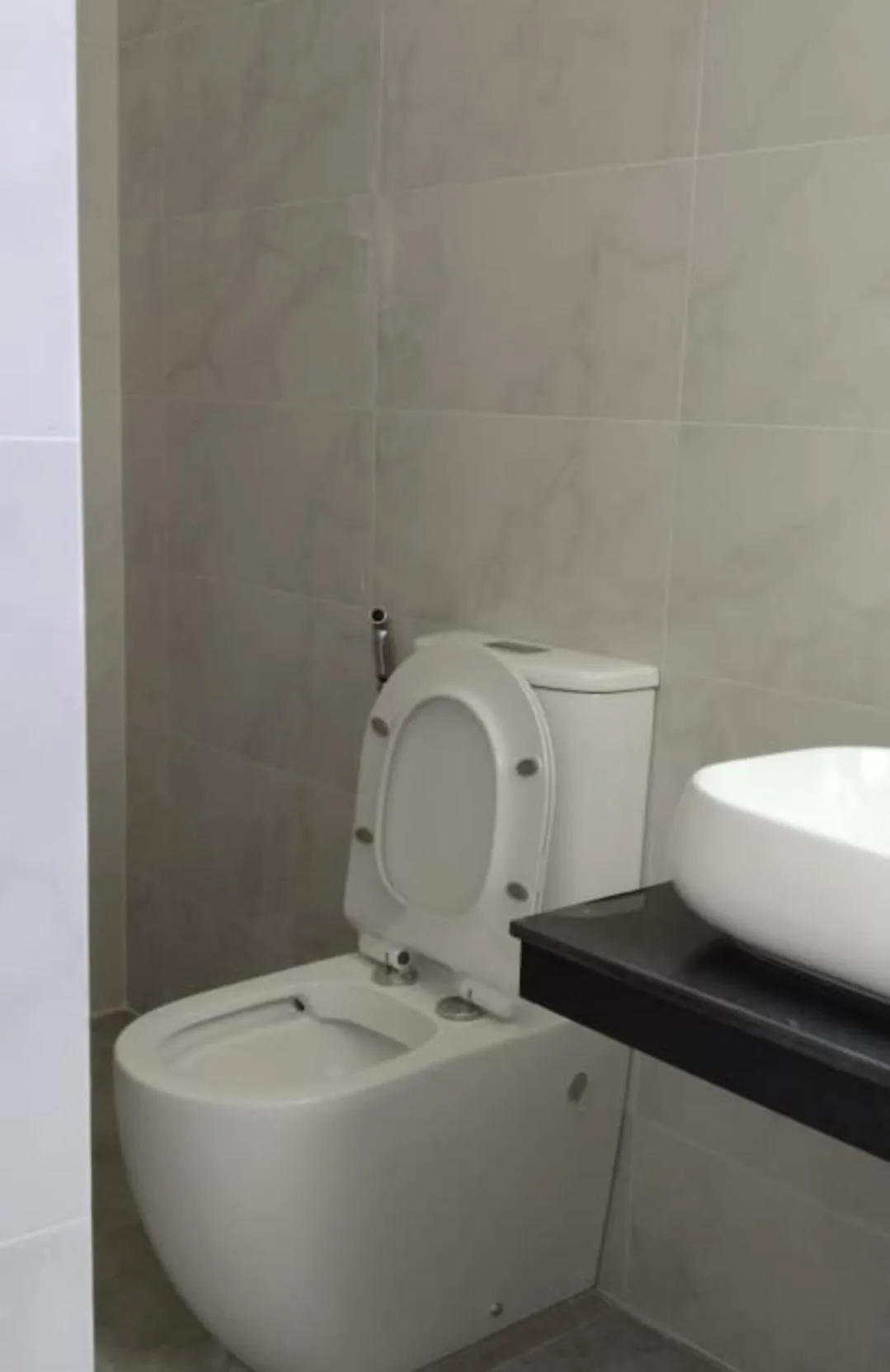 Toilet in Mirissa Cocoon