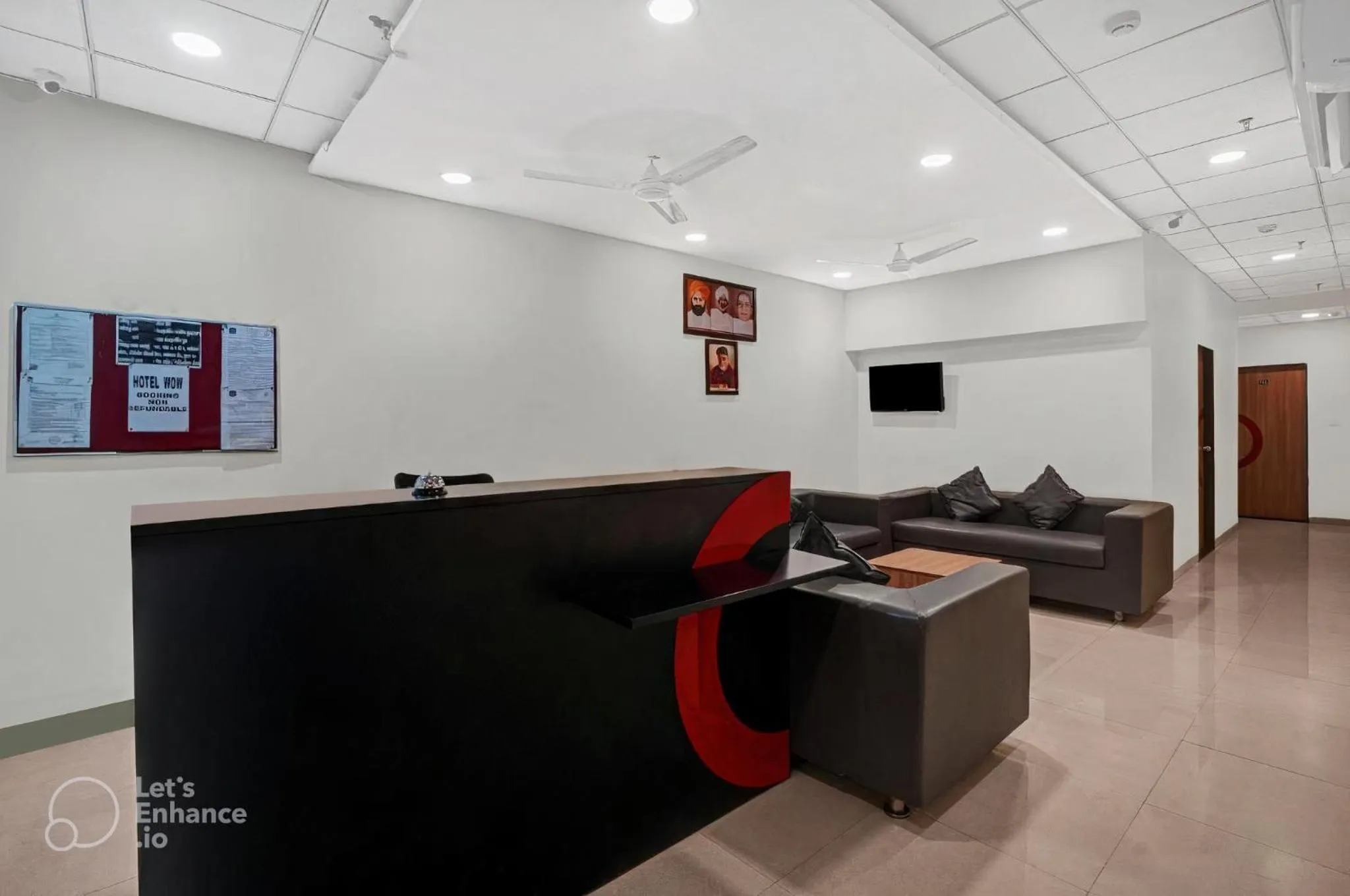 Communal lounge/ TV room in Hotel Wow