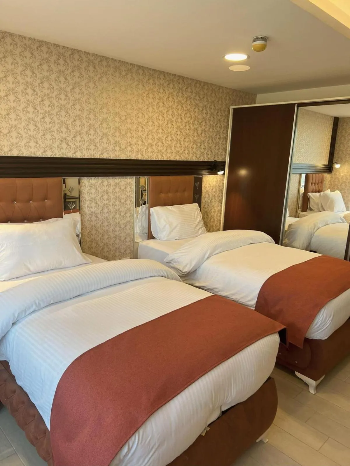 Family, Bed in Londrina Hotel