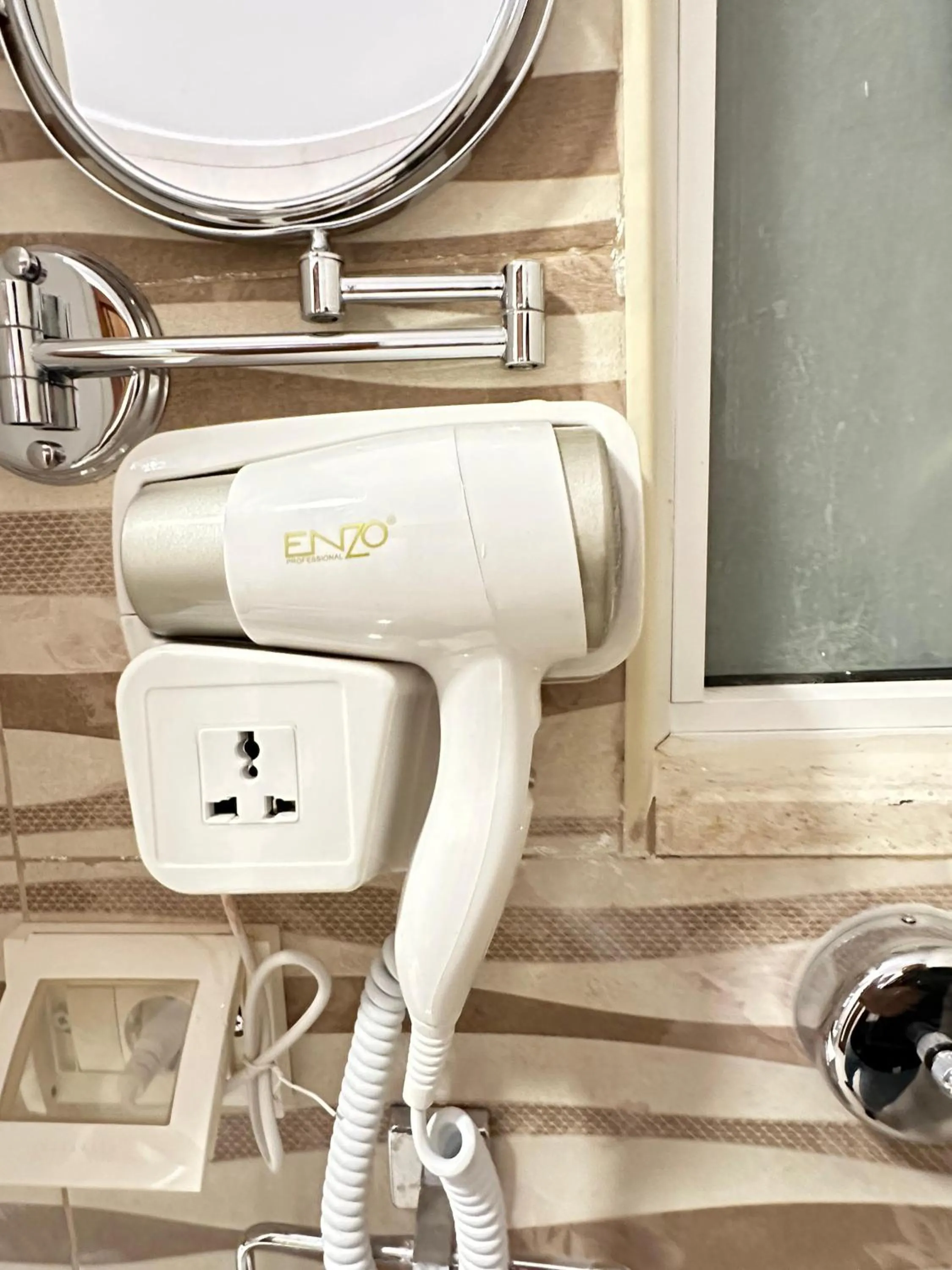 hair dryier in Londrina Hotel