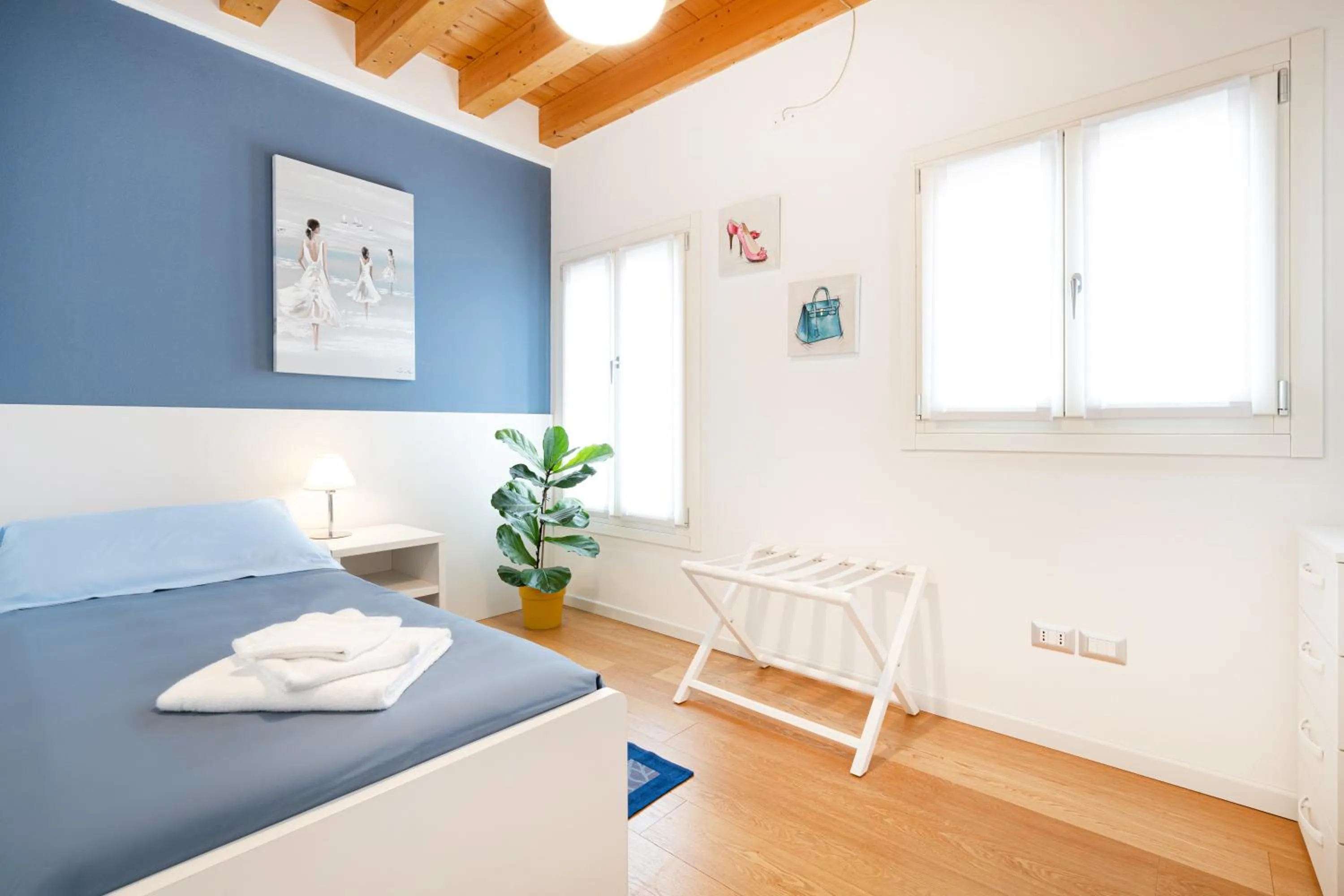 Photo of the whole room, Bed in Ca' Degli Antichi Giardini Apartments