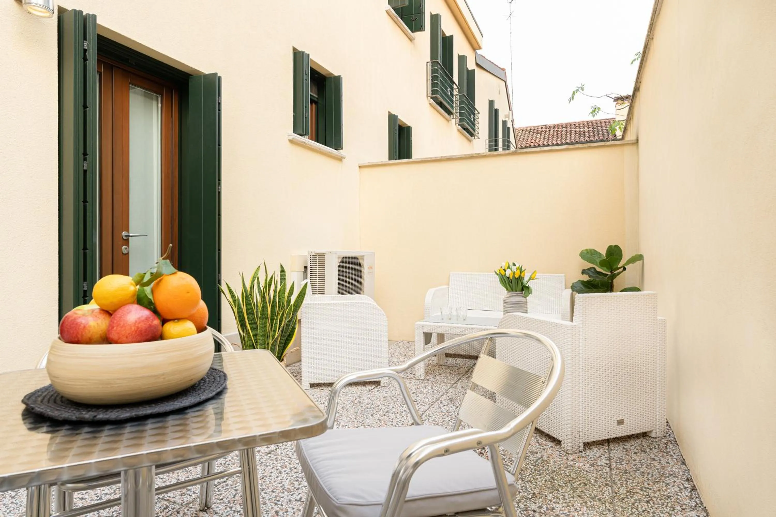 Patio in Ca' Degli Antichi Giardini Apartments