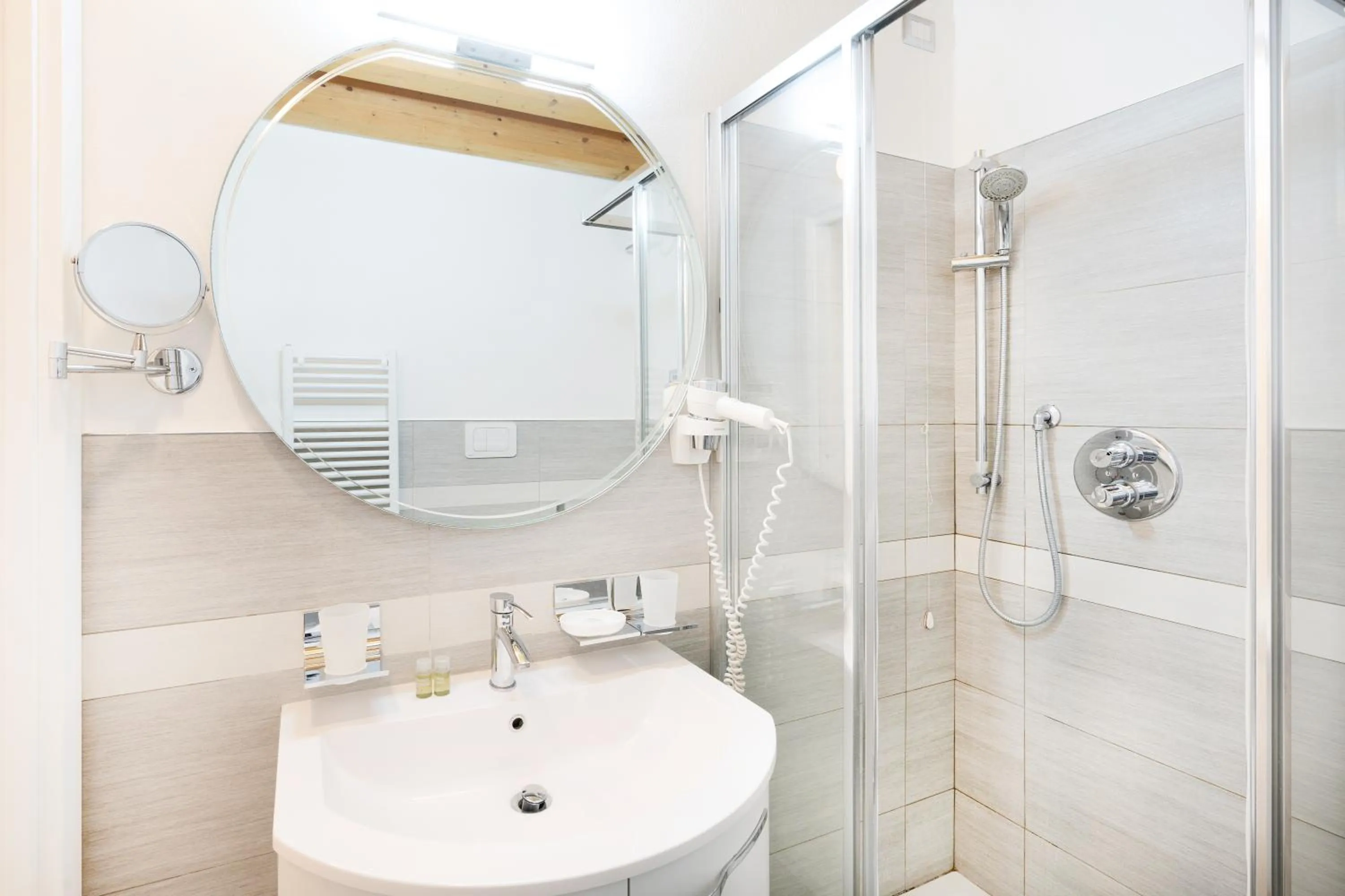 Shower in Ca' Degli Antichi Giardini Apartments