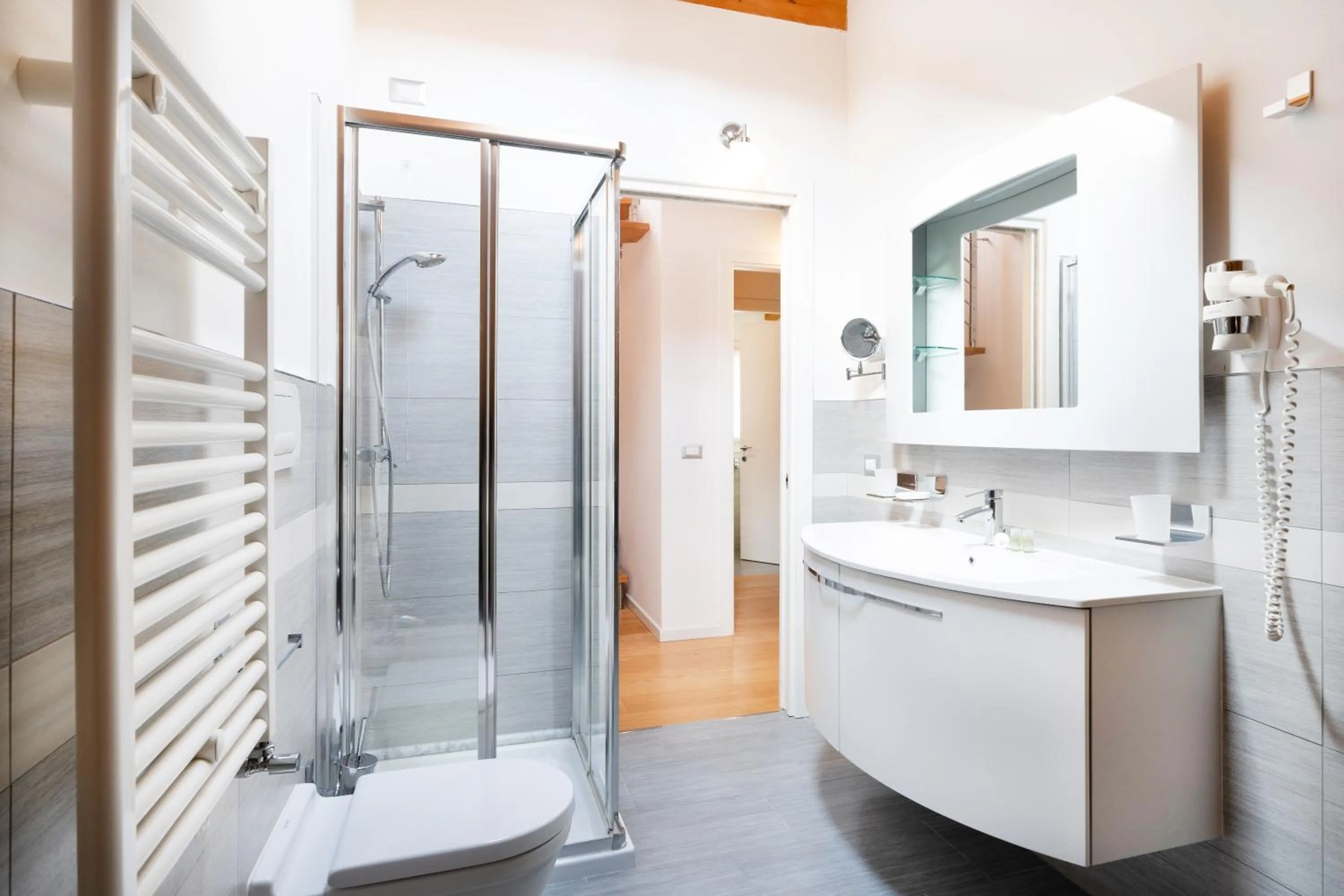 Shower in Ca' Degli Antichi Giardini Apartments