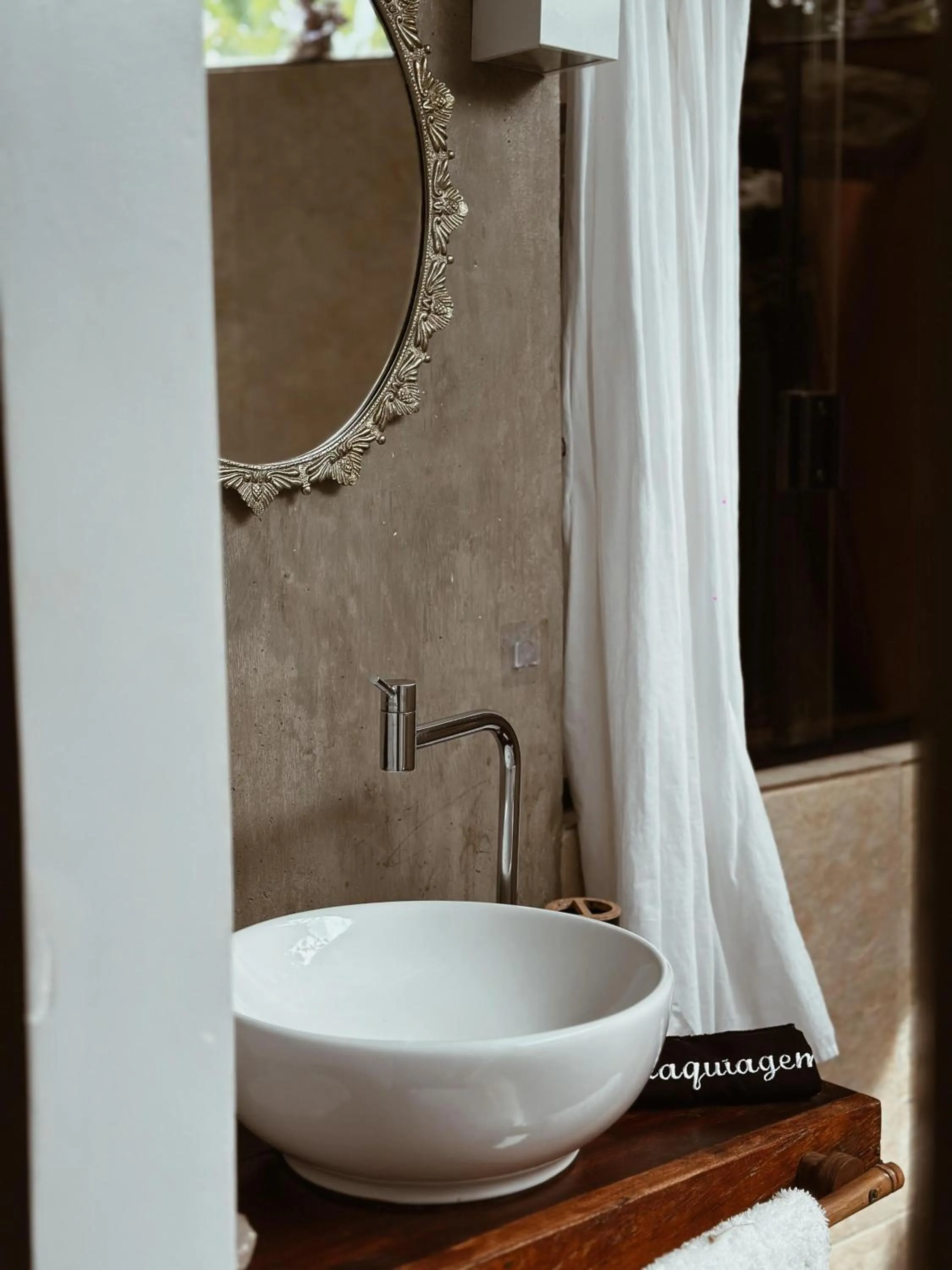 Shower in Vila Abaton