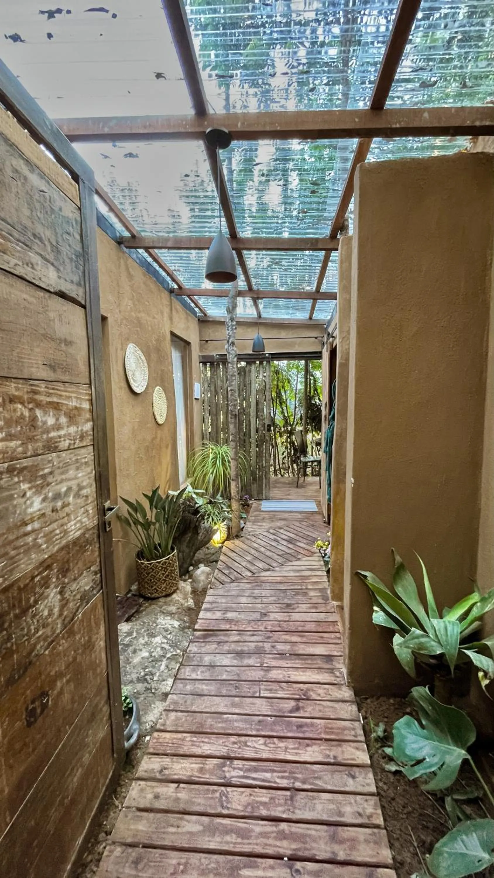 Facade/entrance in Vila Abaton