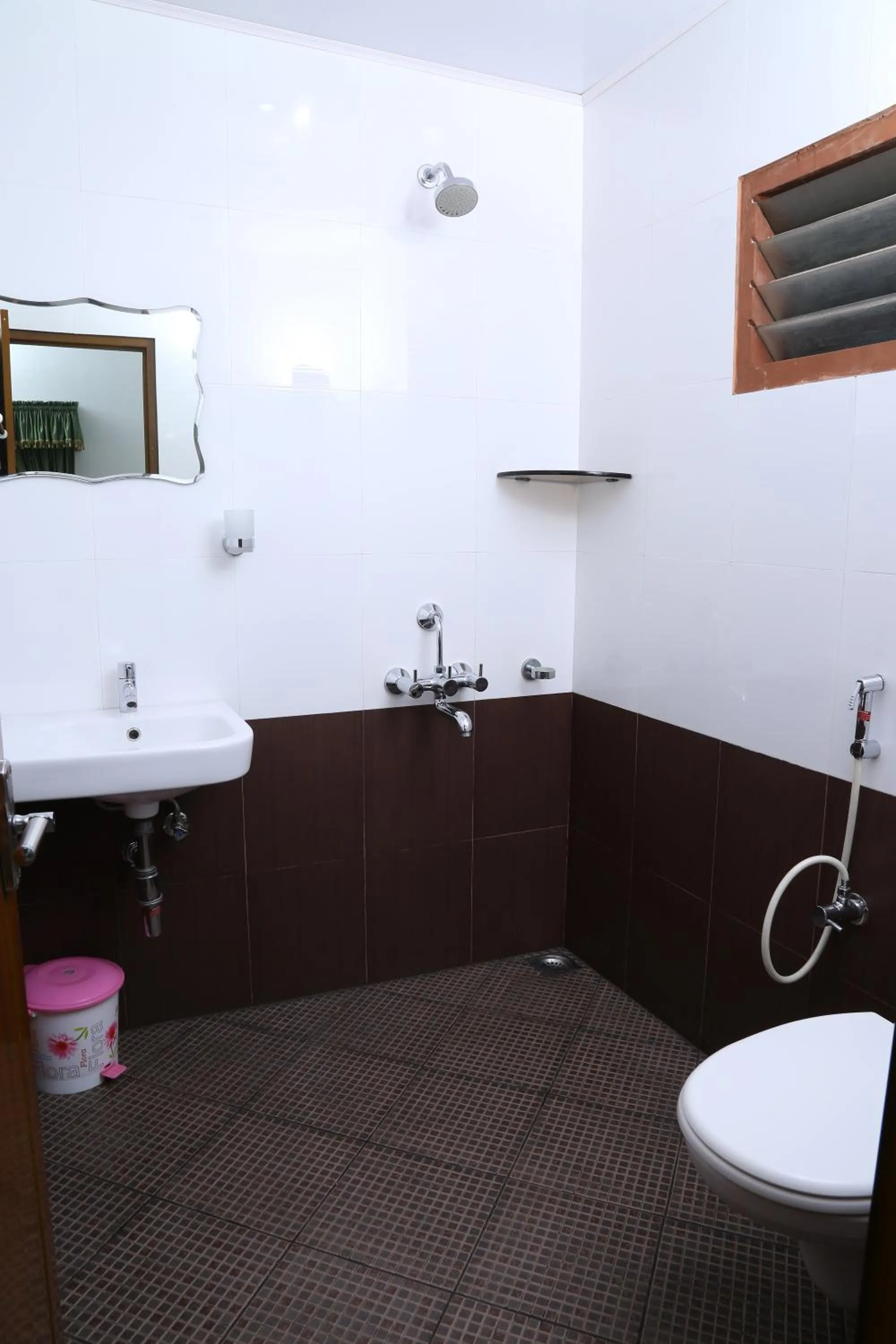 Deluxe Double or Twin Room in kevins Placid Homestay