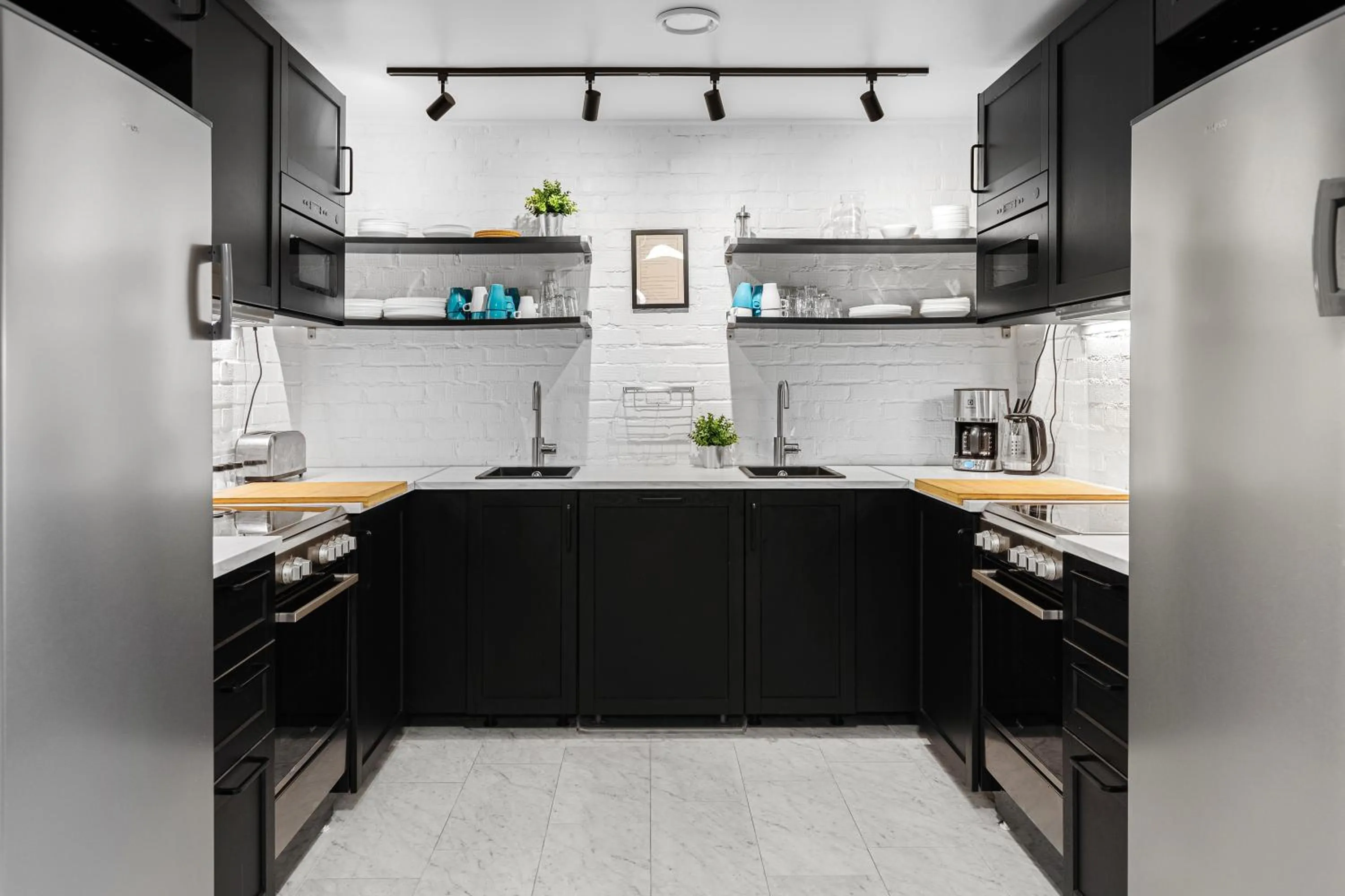 Communal kitchen in Kallhällsbaden Strandhotell