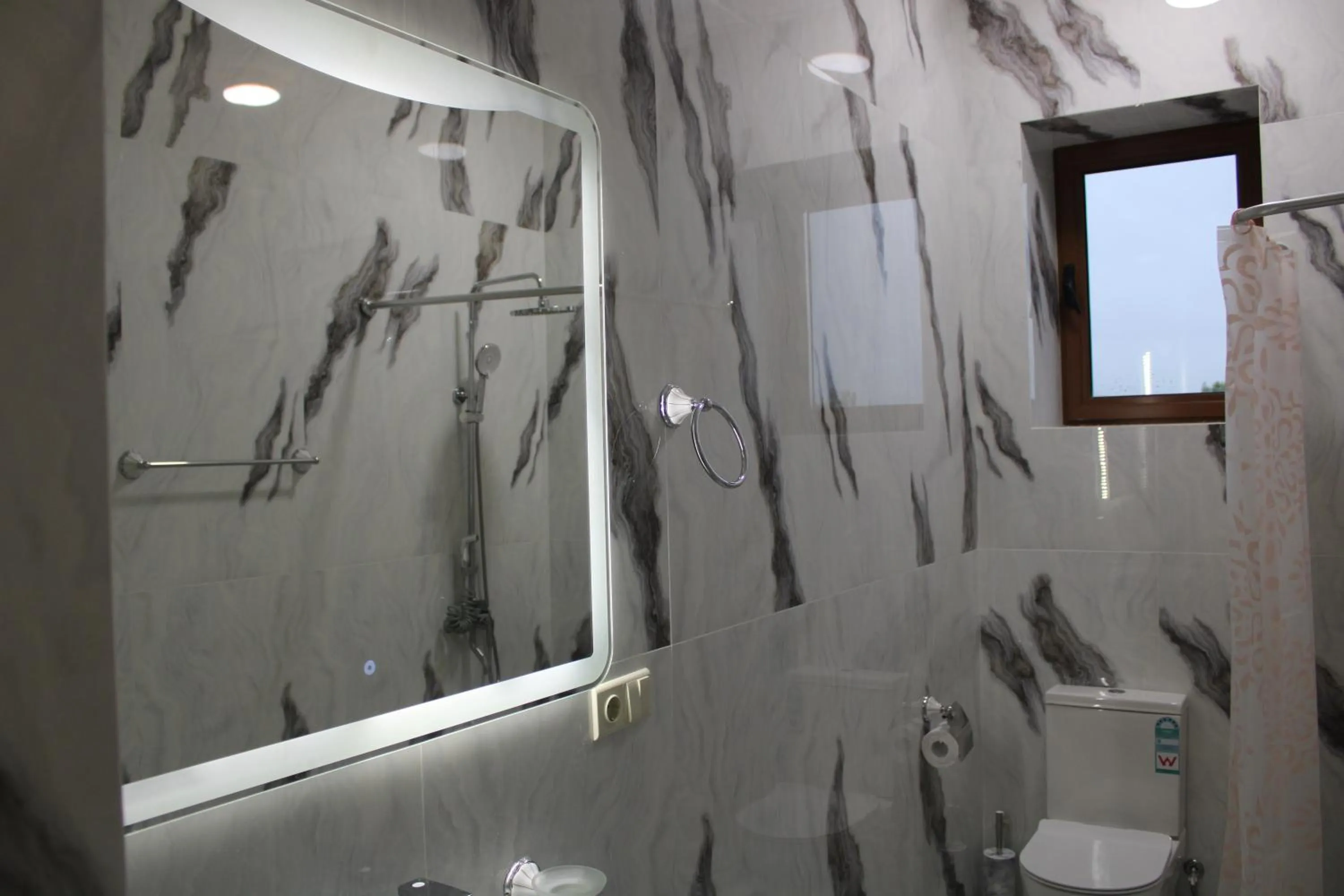 Otyak Plaza Hotel Airport Zvartnots EVN