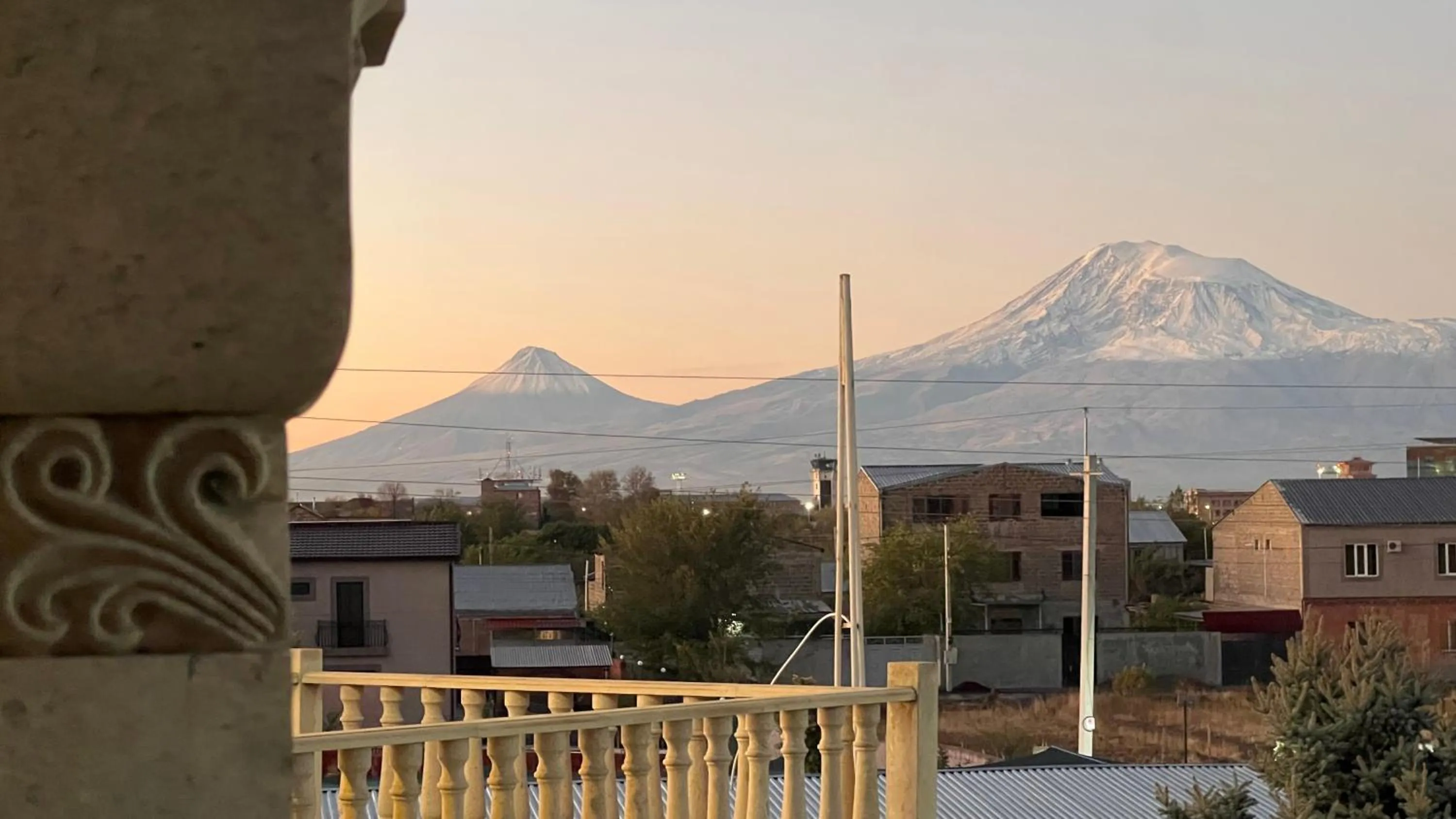 Otyak Plaza Hotel Airport Zvartnots EVN