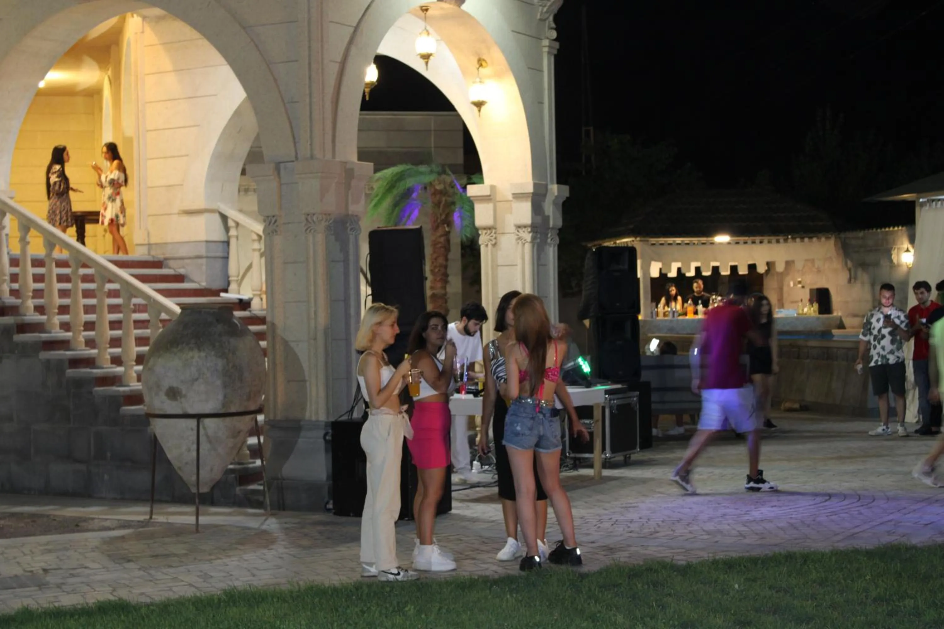 Otyak Plaza Hotel Airport Zvartnots EVN