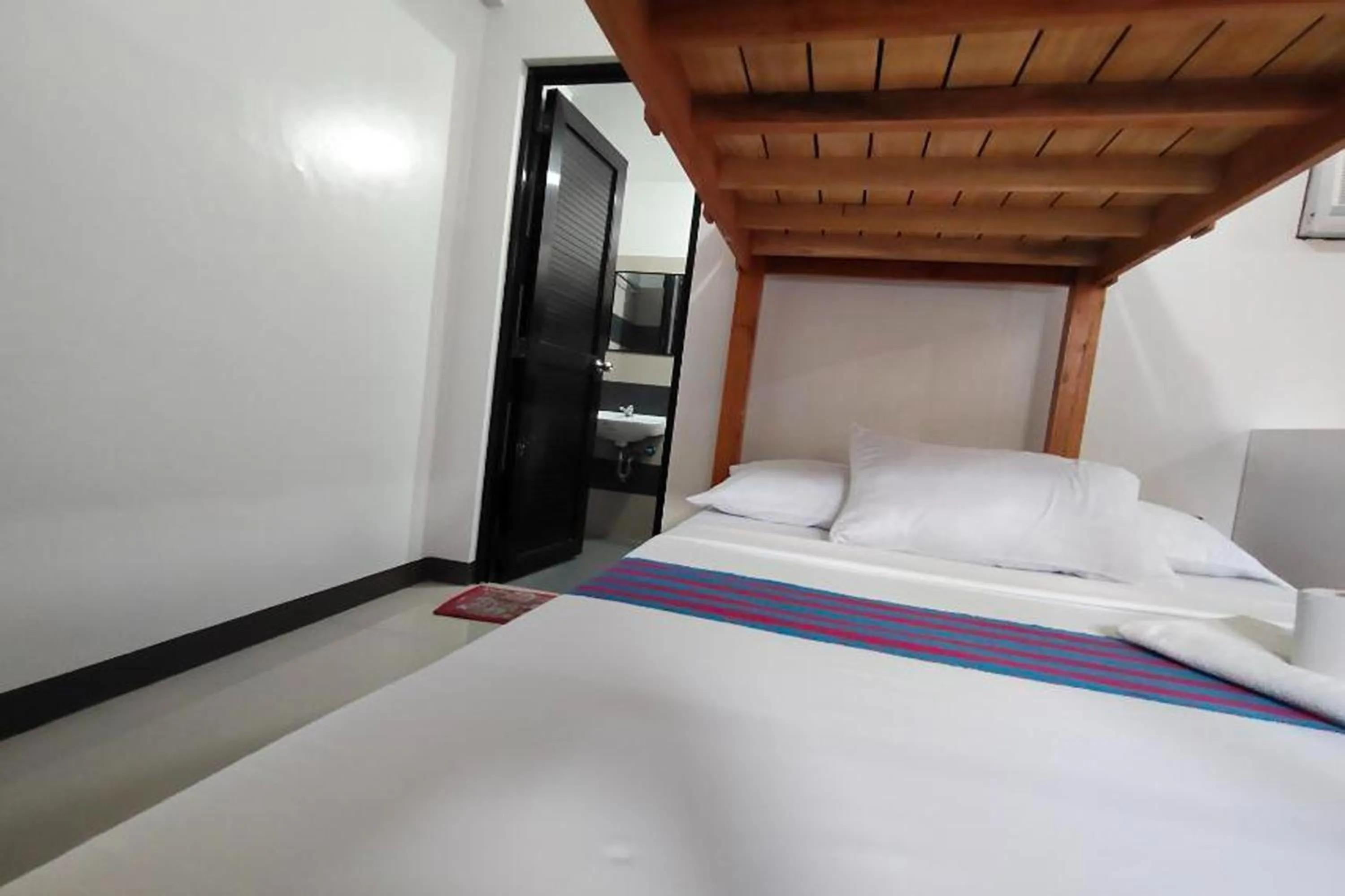 Bed in Benediktus Pilgerhaus Inn Vigan