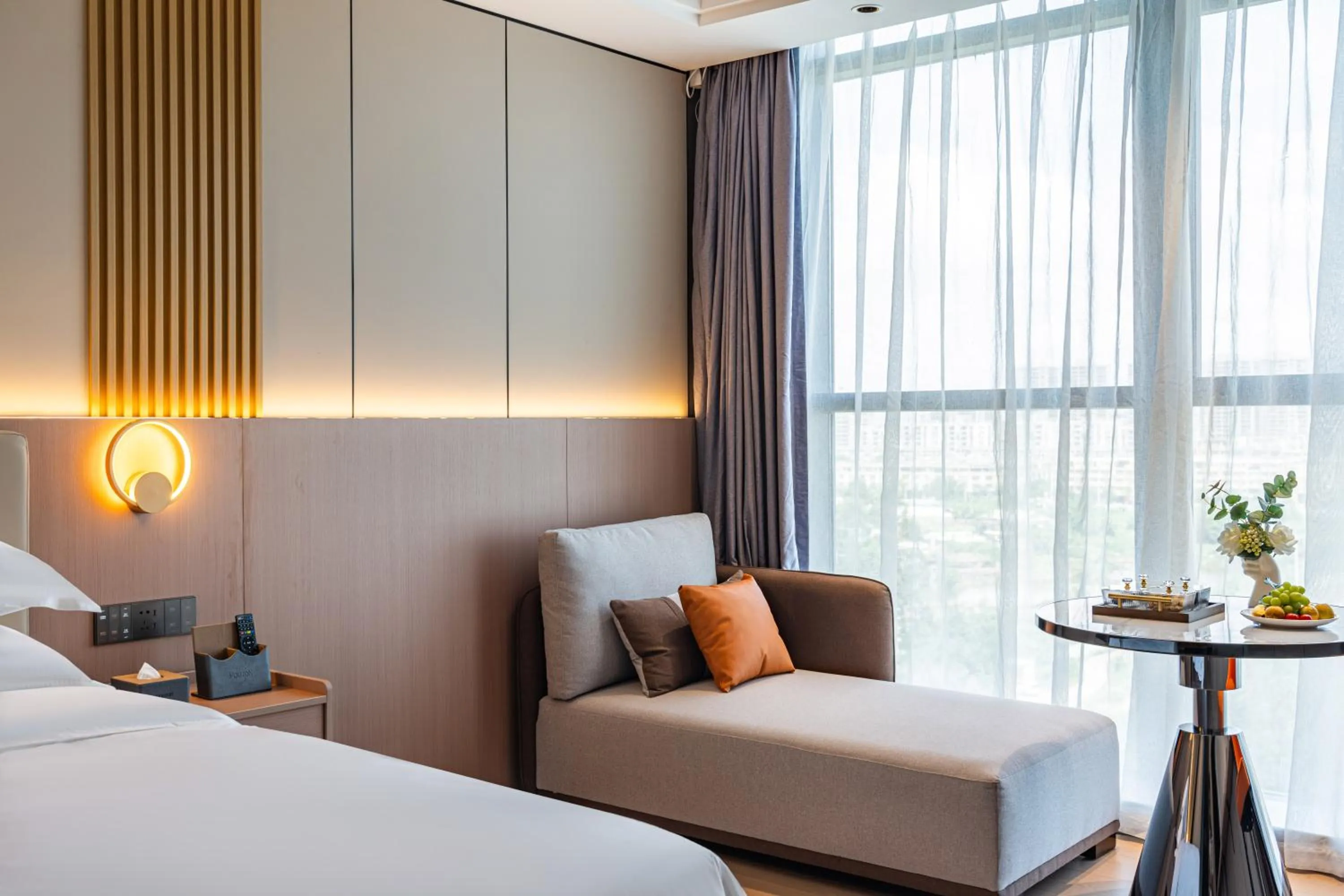 Photo of the whole room, Bed in Poltton Century Hotel Yangjiang Jinshan Road