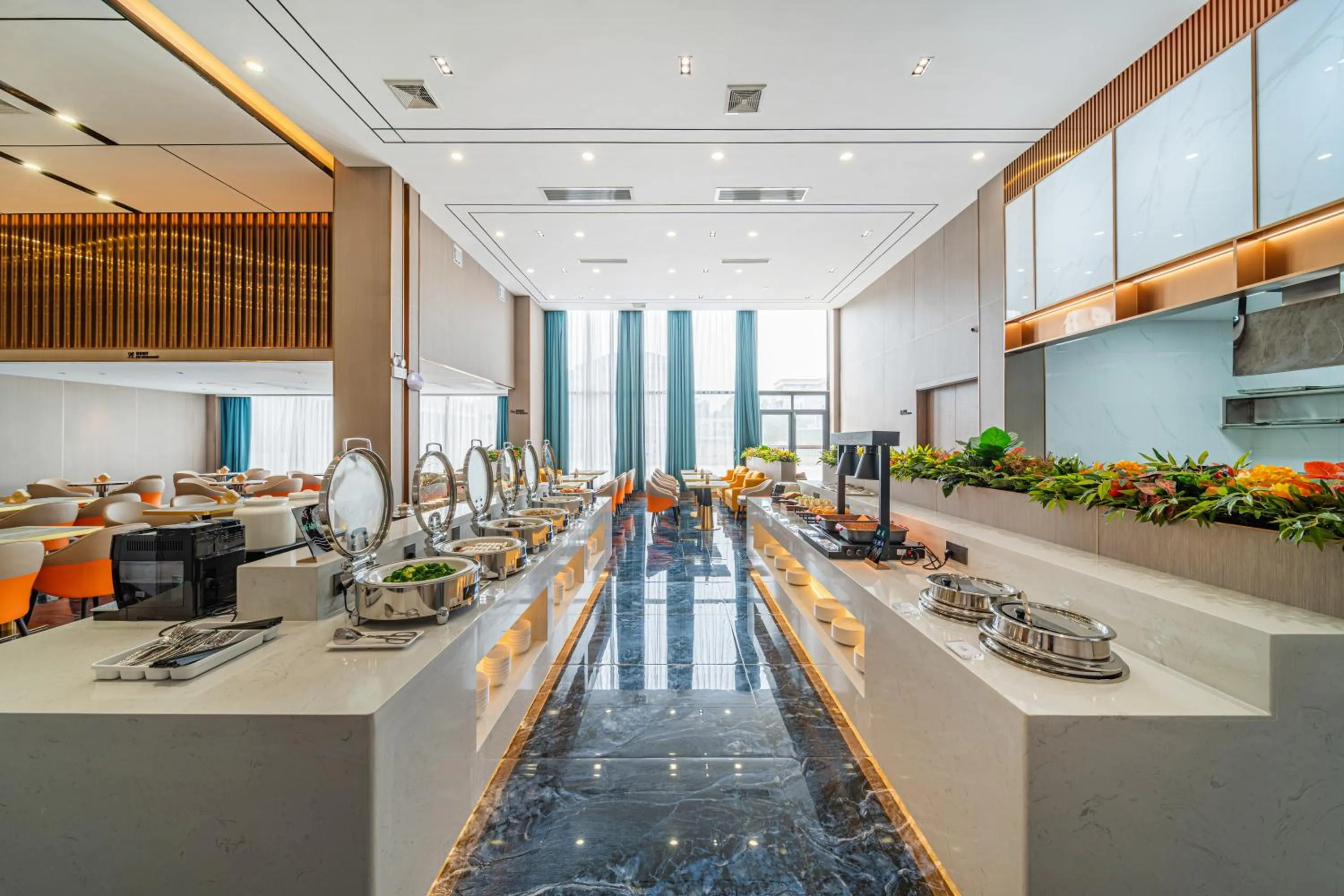 Restaurant/places to eat in Poltton Century Hotel Yangjiang Jinshan Road