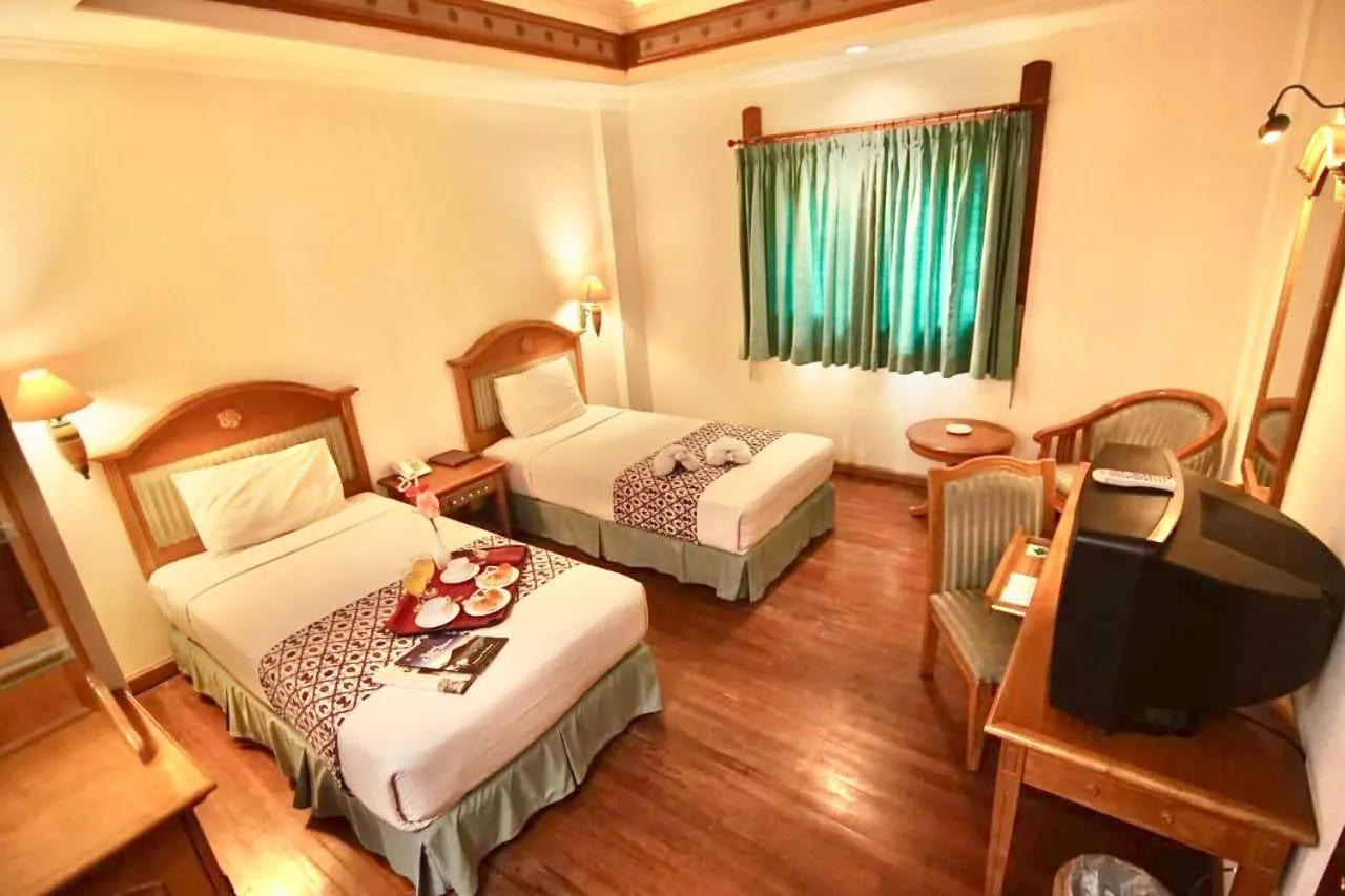 Bedroom, Bed in Kresna Hotel