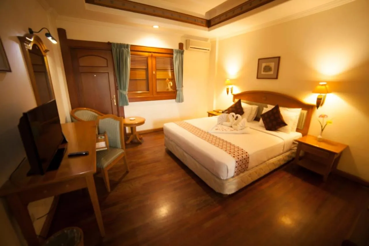 Bedroom, Bed in Kresna Hotel