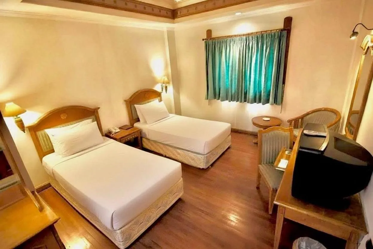 Bedroom, Bed in Kresna Hotel