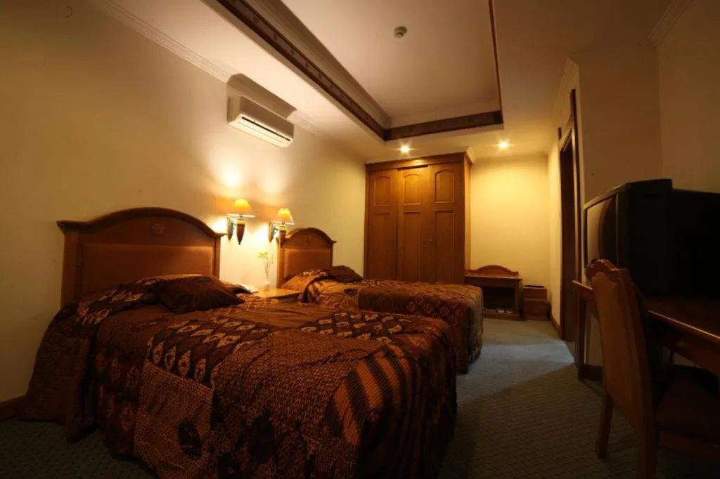 Bedroom, Bed in Kresna Hotel