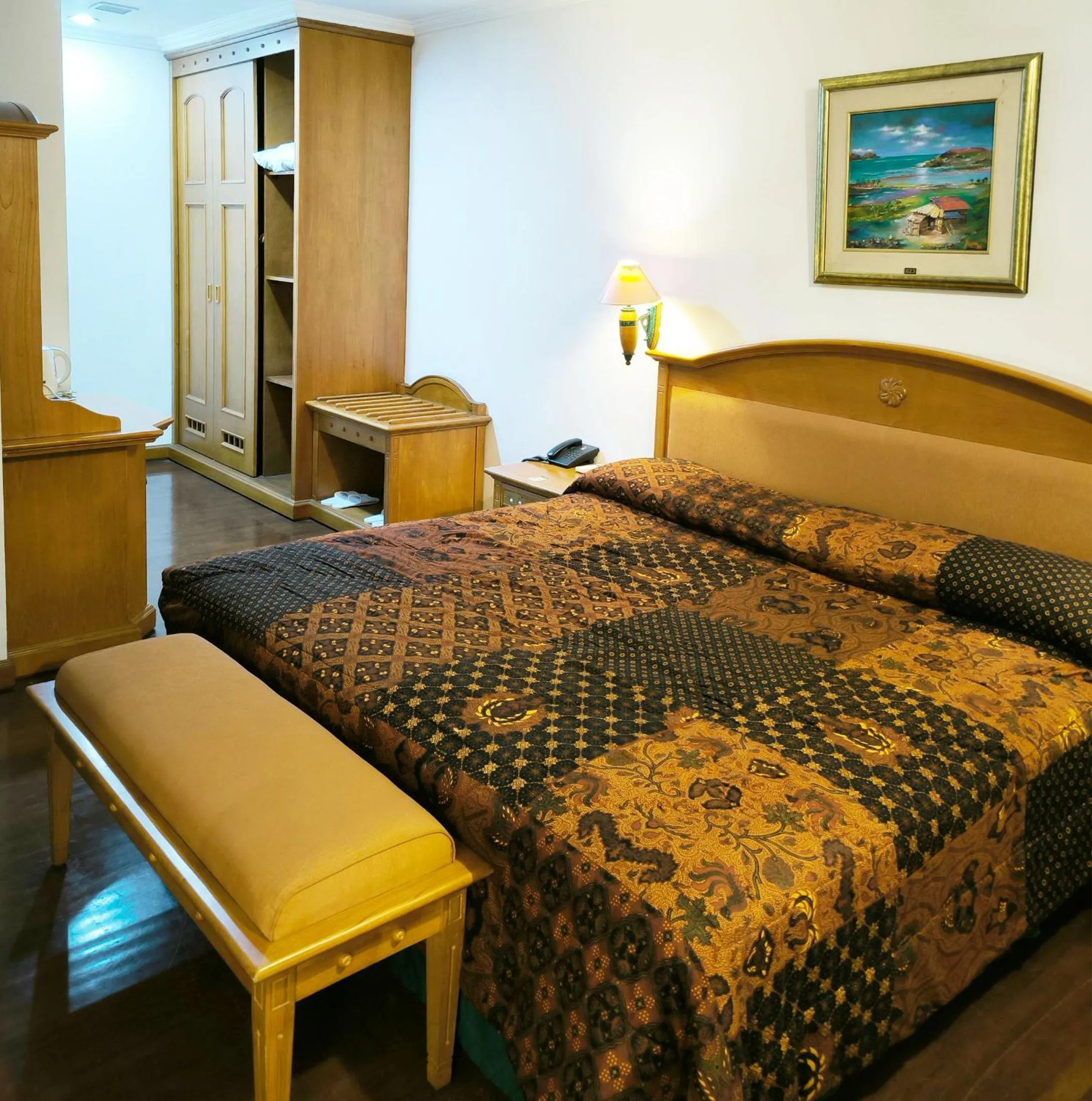 Bedroom, Bed in Kresna Hotel